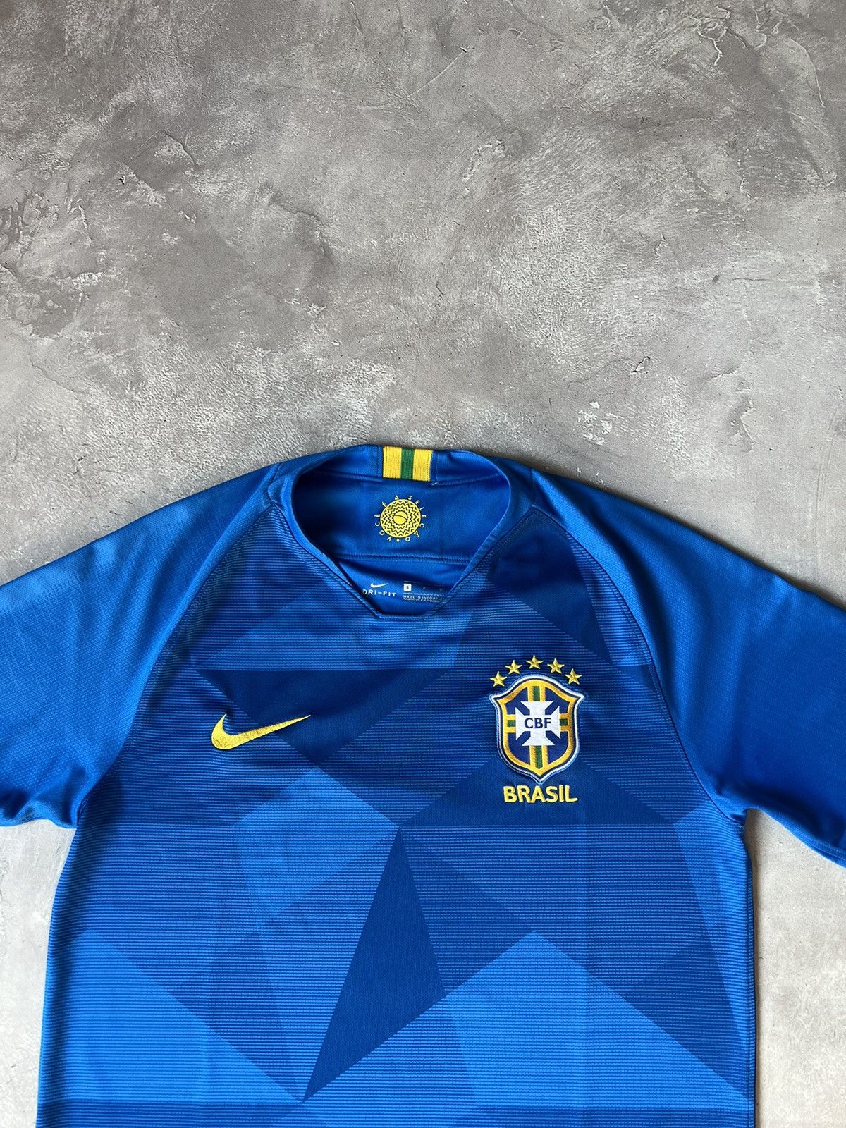Vintage 🇧🇷Vintage Nike Brazil 🇧🇷 Y2k Soccer Jersey Size US S / EU 44-46 / 1 - 2 Thumbnail
