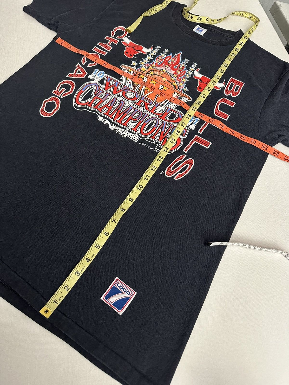 Logo 7 Vintage 1991 Chicago Bulls World Champions Logo 7 Size XL Size US XL / EU 56 / 4 - 4 Thumbnail
