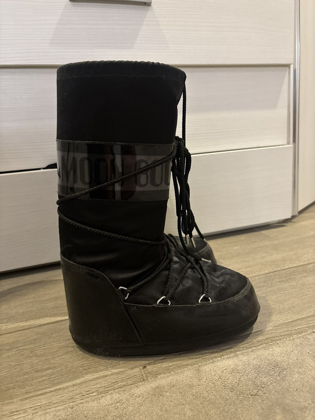 Moon boots
