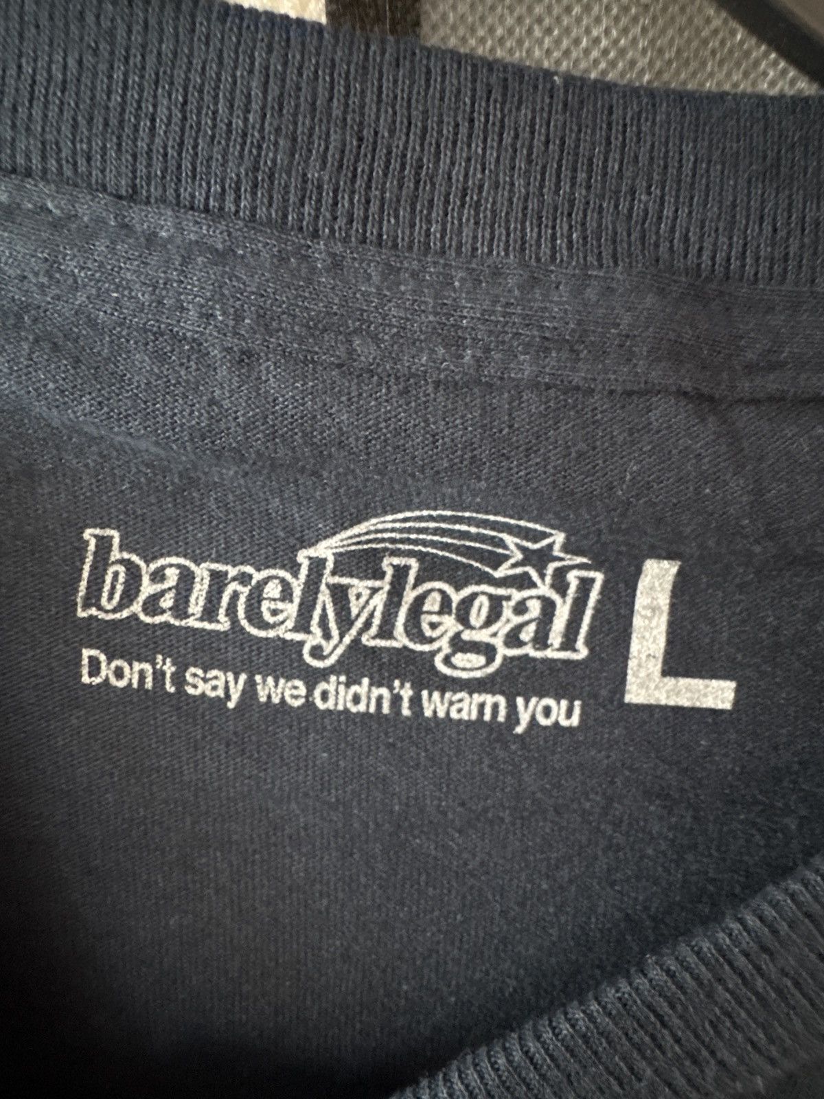 Vintage Barely Legal Tower 7 T shirt Size US L / EU 52-54 / 3 - 3 Thumbnail