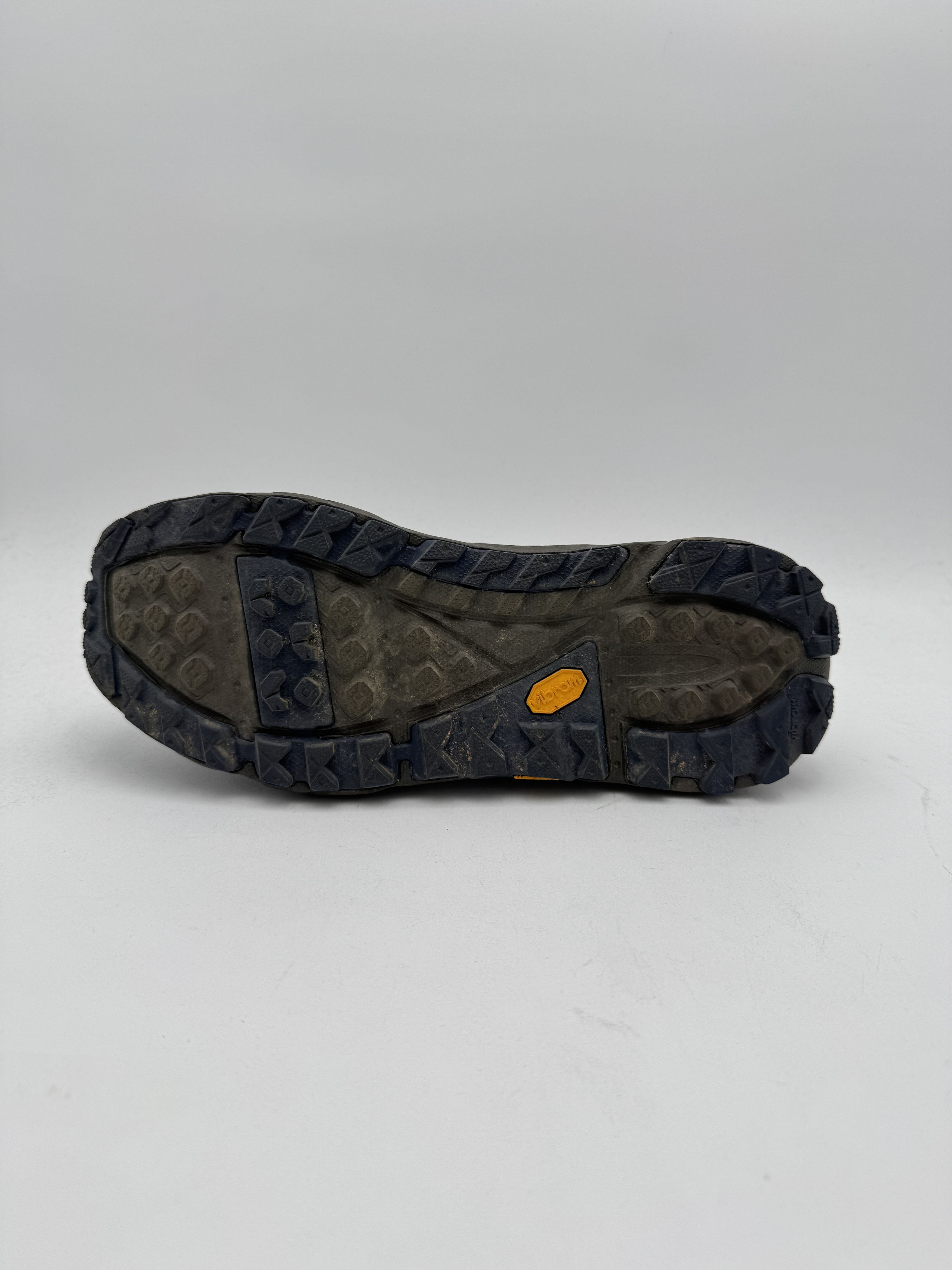 Hoka × _J.L-A.L_ JLAL Hoka One One Tor Ultra Low Dune Gray Size US 11 / EU 44 - 8 Thumbnail