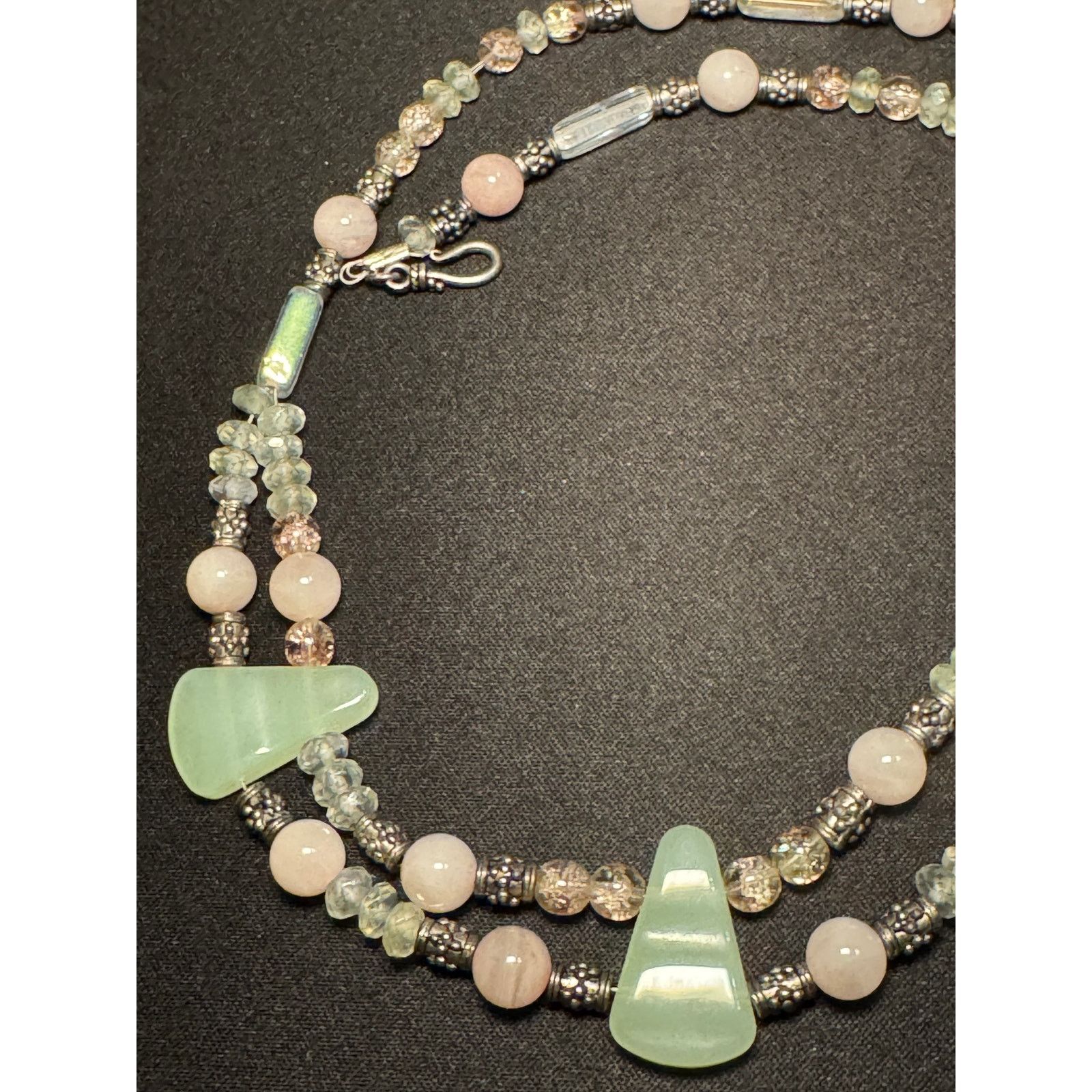 Other Green Jadeite & Pink Quartz Artisan Made 18in Necklace Size ONE SIZE - 2 Thumbnail