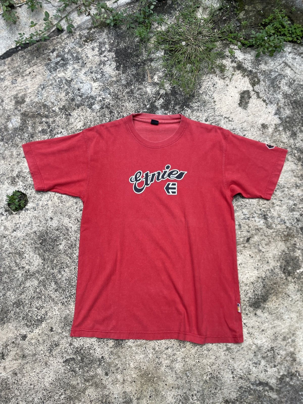 Vintage Tshirt Vintage Y2K Etnies Size US M / EU 48-50 / 2 - 2 Thumbnail