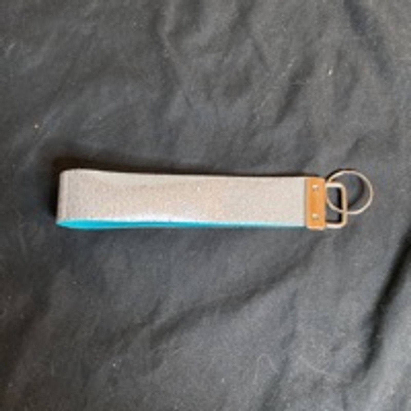 Handmade Handmade Faux Leather Keychain Silver and Teal Lightweight Size ONE SIZE - 1 Thumbnail