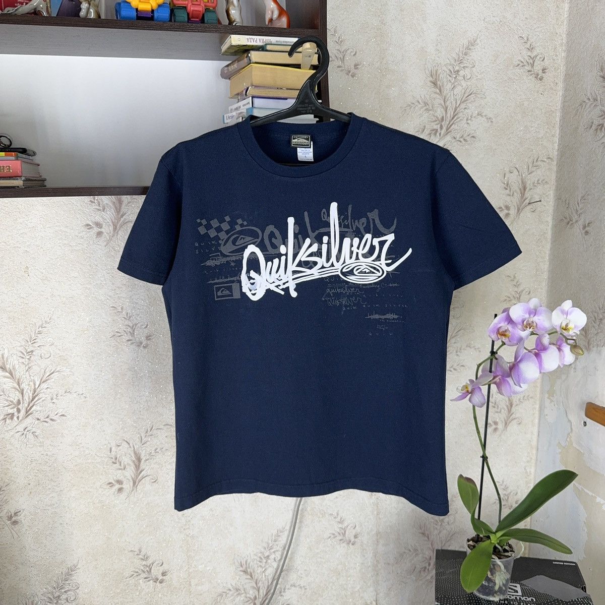 Quiksilver × Vintage Vintage Quiksilver T shirt Surfing Blue Centre Logo L Size US M / EU 48-50 / 2 - 1 Thumbnail