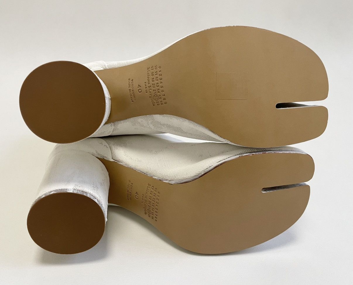 Maison Margiela White Painted Canvas Tabi Boots Size US 10 / IT 40 - 22 Thumbnail