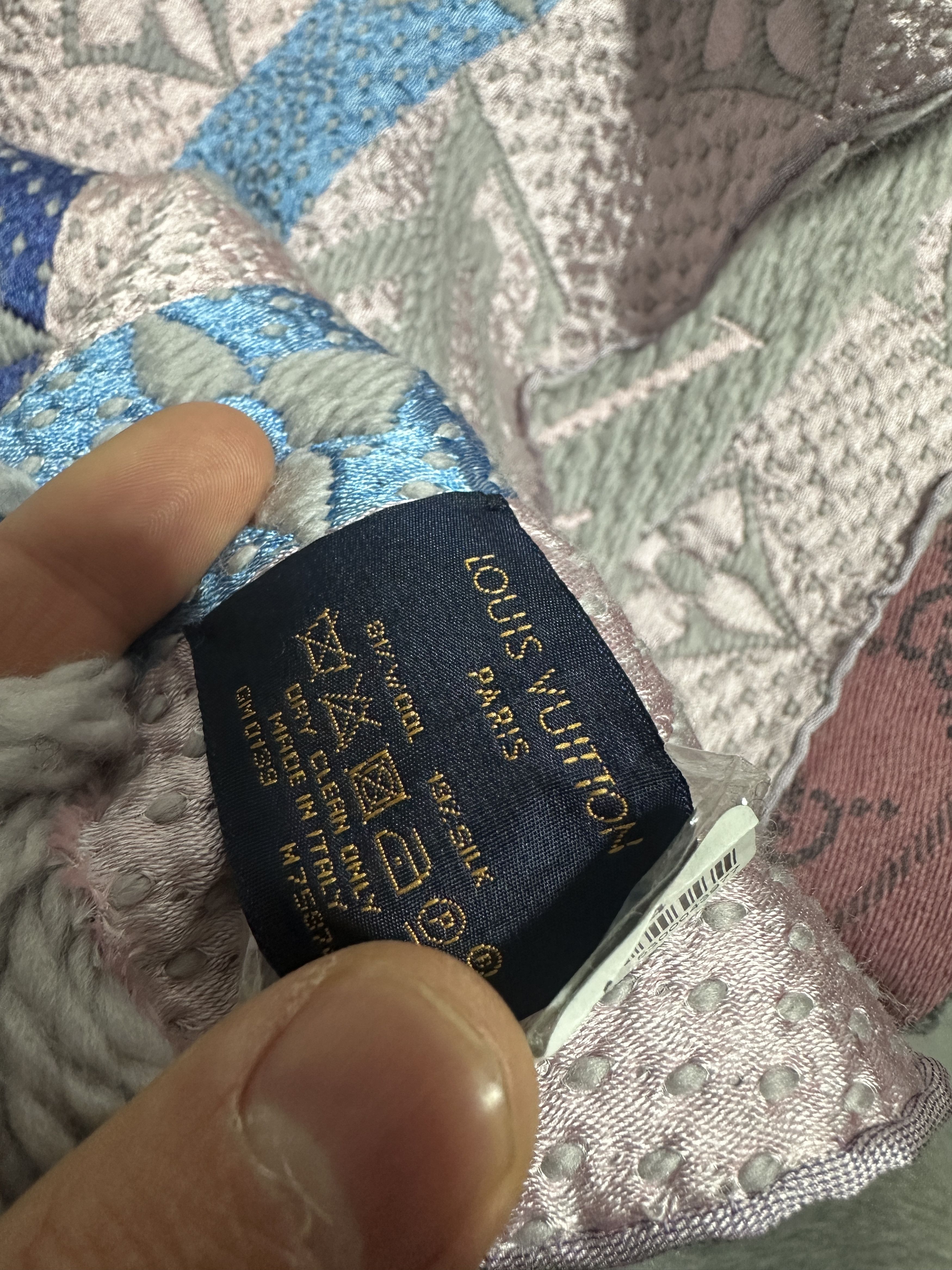 Louis Vuitton Louis Vuitton Monogram Embroidered Wool Silk Scarf Wrap Size ONE SIZE - 13 Thumbnail