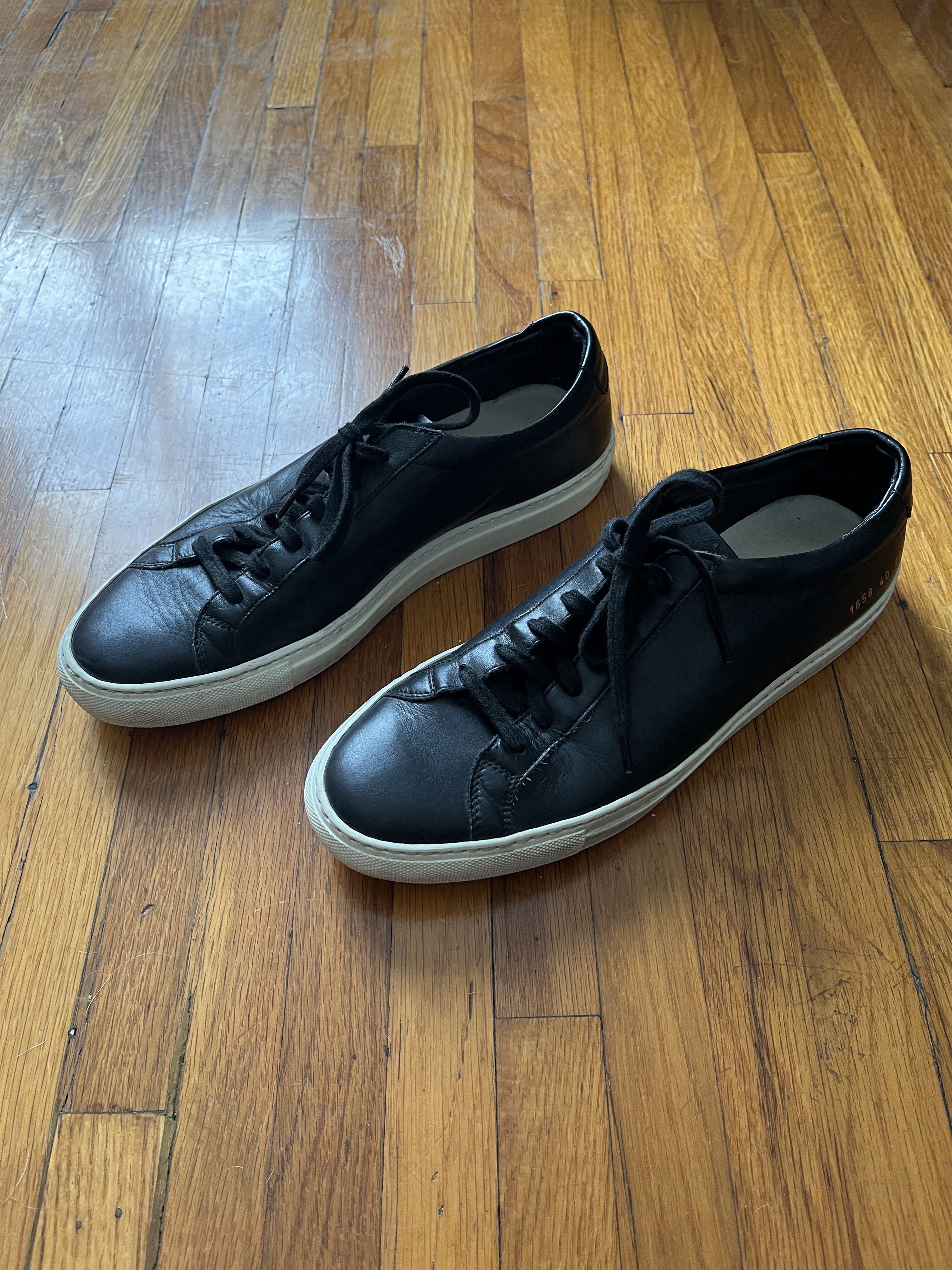 Common Projects Common Projects Achilles Low Black Leather Size US 7 / EU 40 - 1 Thumbnail