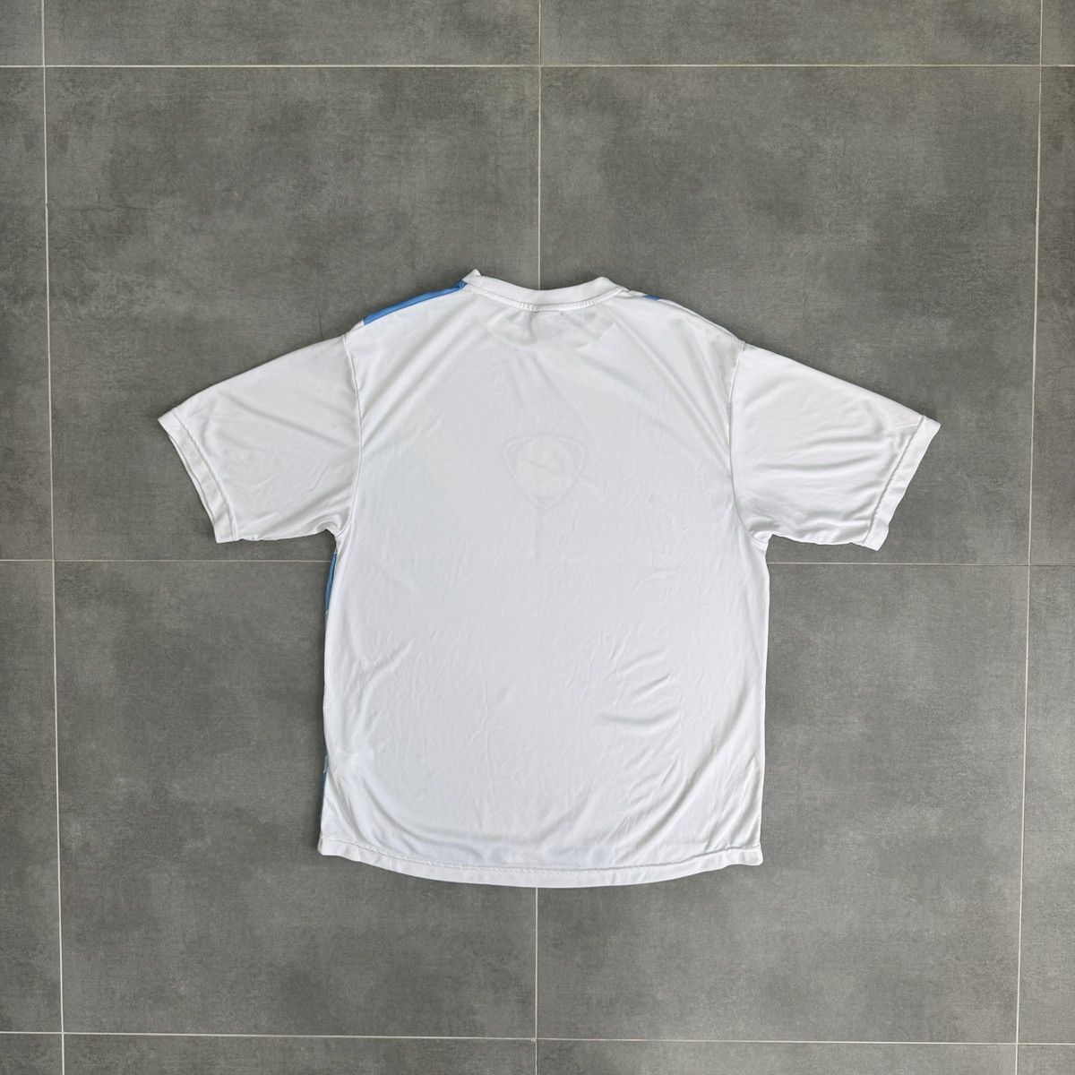 Nike Vintage Nike Dri-Fit TN Center Logo Shirt Jersey Y2K Men Size US L / EU 52-54 / 3 - 17 Thumbnail
