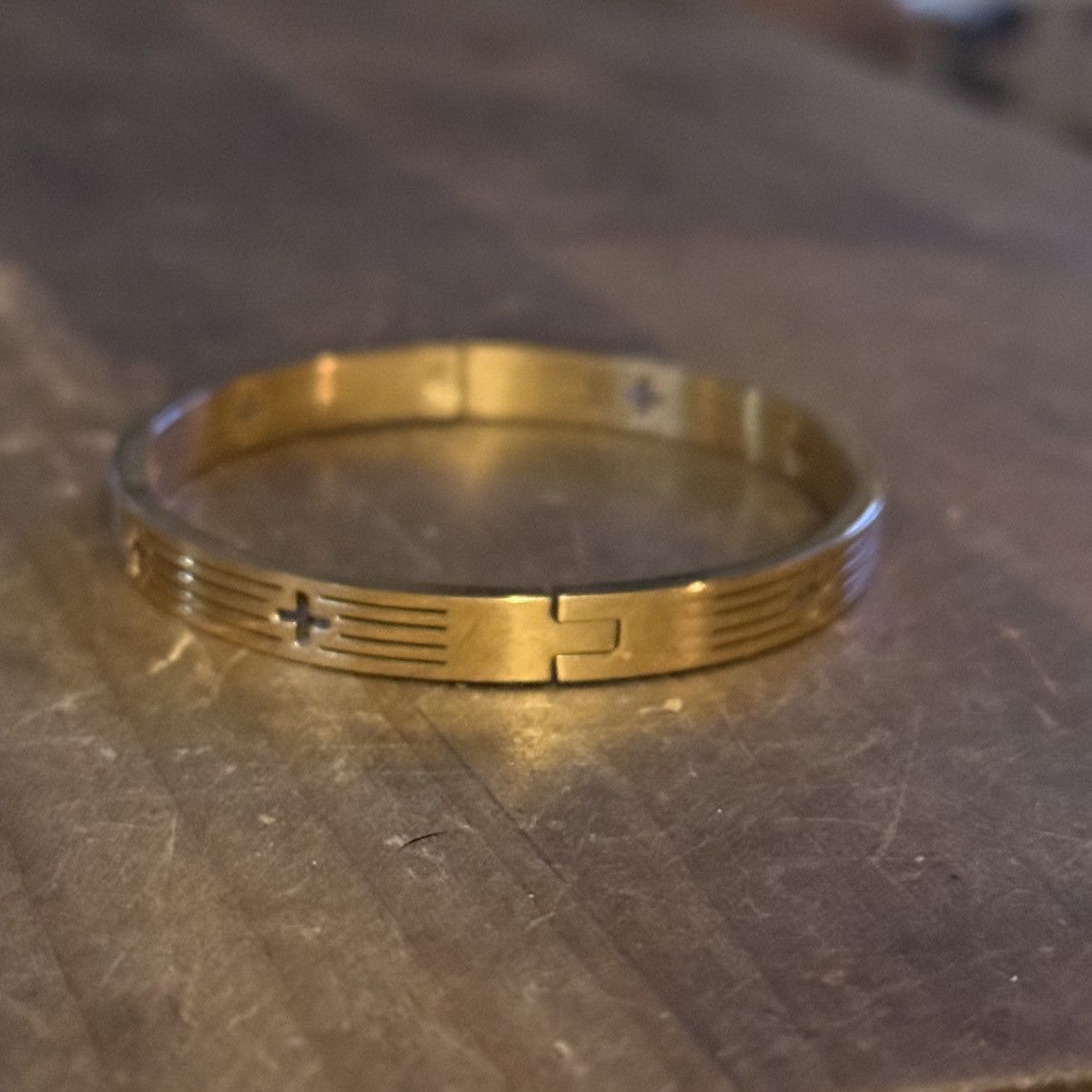 Other Gold stainless steel cut out cross hinged bangle bracelet Size ONE SIZE - 5 Thumbnail