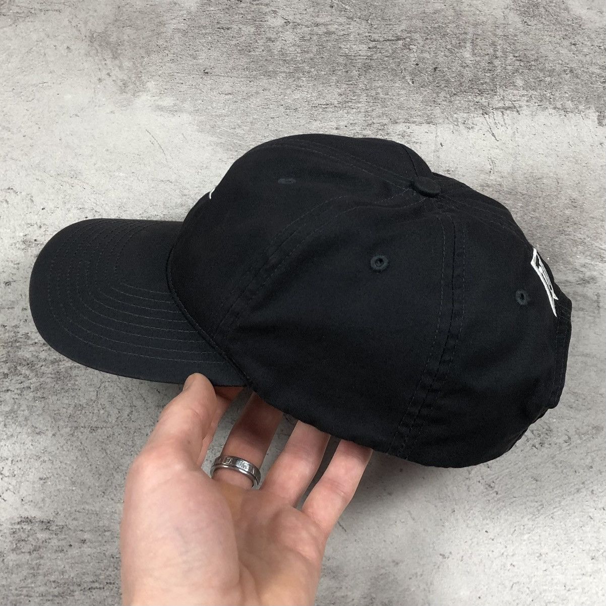 Nike Vintage Tiger Woods Nike Golf Swoosh Cap Size ONE SIZE - 3 Thumbnail