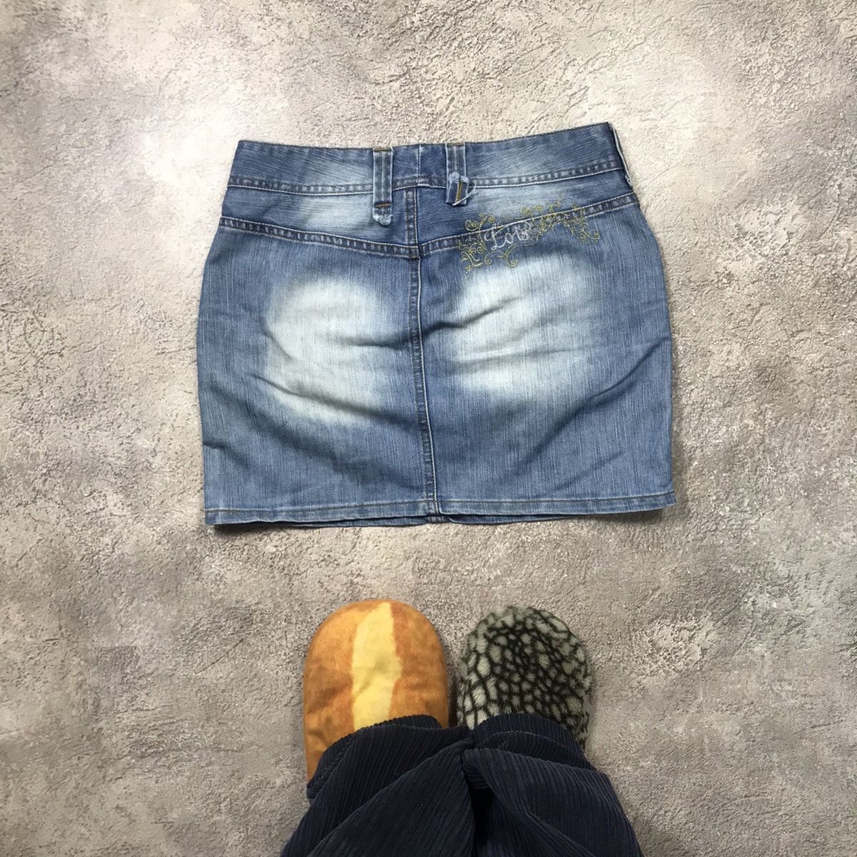 Vintage Vintage Y2K Mini Skirt Distressed Streetwear Grunge Logo 30 Size 30" / US 8 / IT 44 - 3 Thumbnail