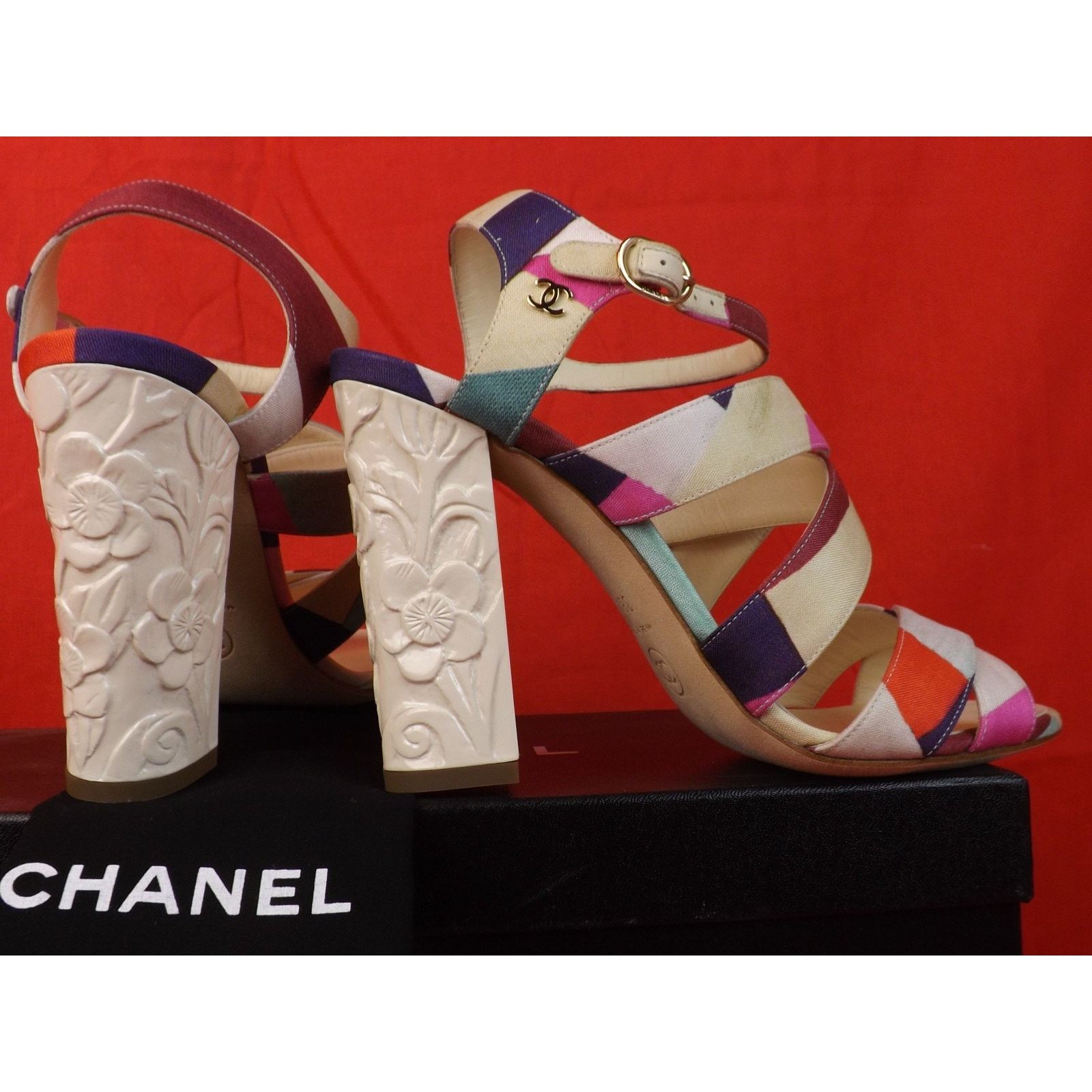 Chanel CHANEL MULTICOLOR CANVAS CC LOGO FLOWERS SANDALS PUMPS 38 Size US 8 / IT 38 - 10 Thumbnail