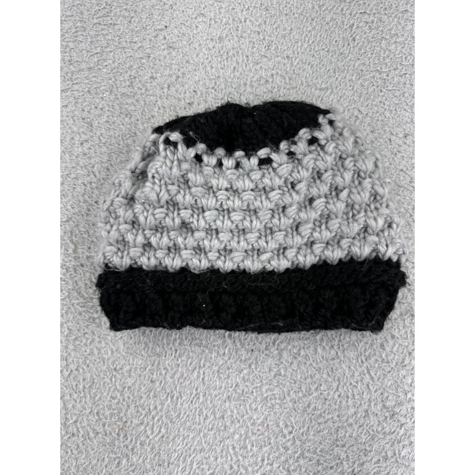 Vintage Womens Beanie Hat Toque Gray Black Thick Knit 100% Polyester One Size Embroidered Logo Floral Knit Pattern Winter Fall Ski Style Womens Size ONE SIZE - 3 Thumbnail