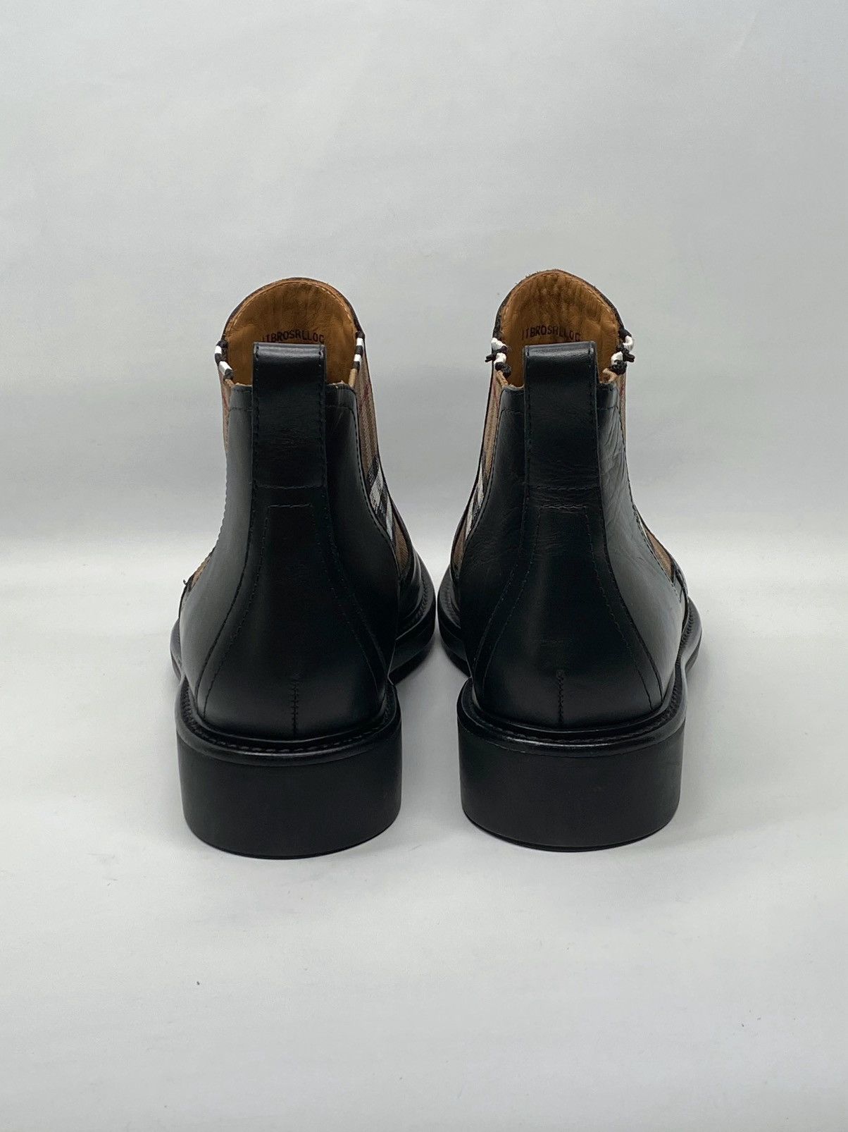 Burberry Burberry Men's Allostock Chelsea Boots size 40/us size 7 Size US 7 / EU 40 - 10 Thumbnail