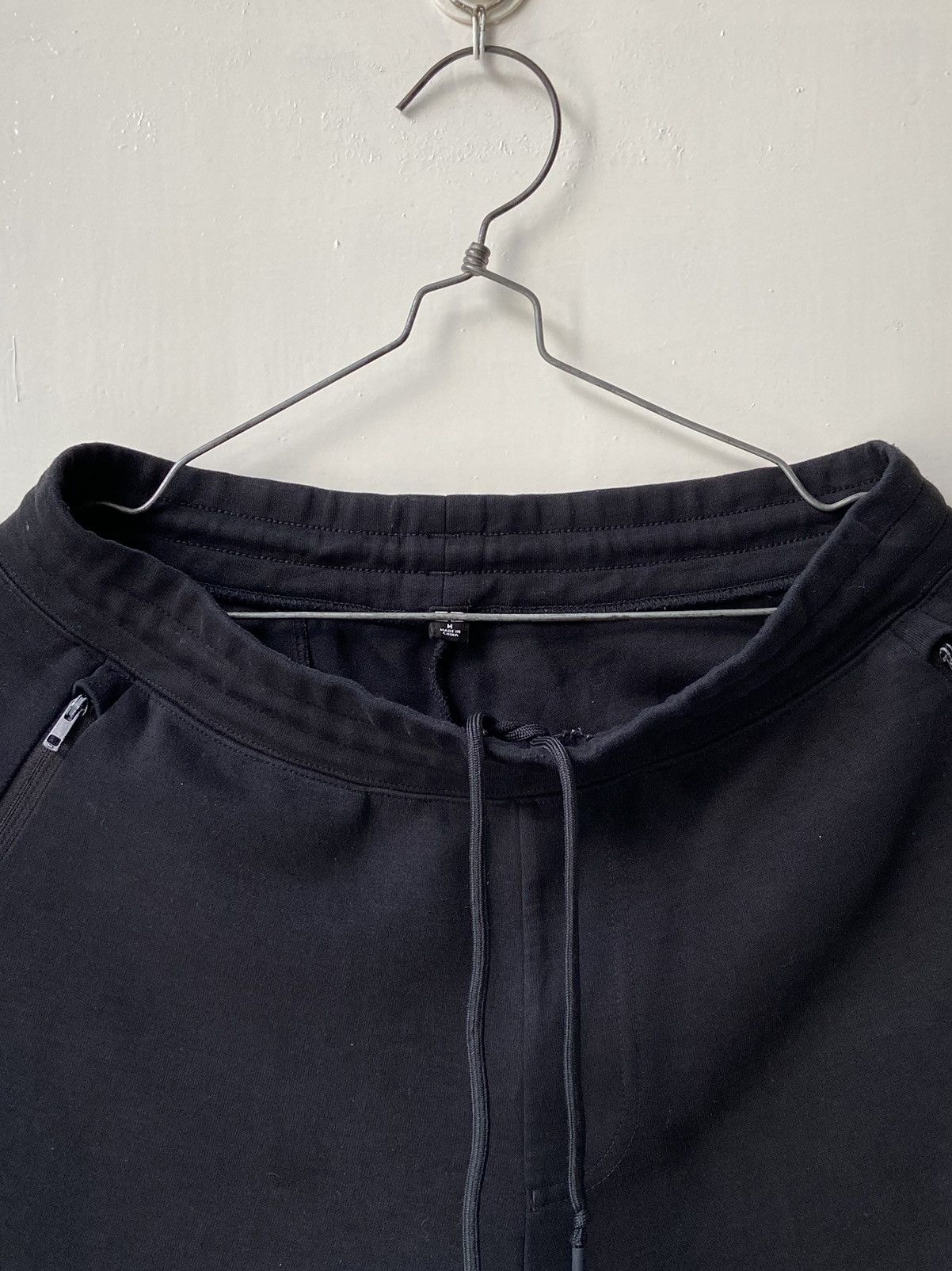 Uniqlo UNIQLO Black Joggers Pants Size US 30 / EU 46 - 3 Thumbnail