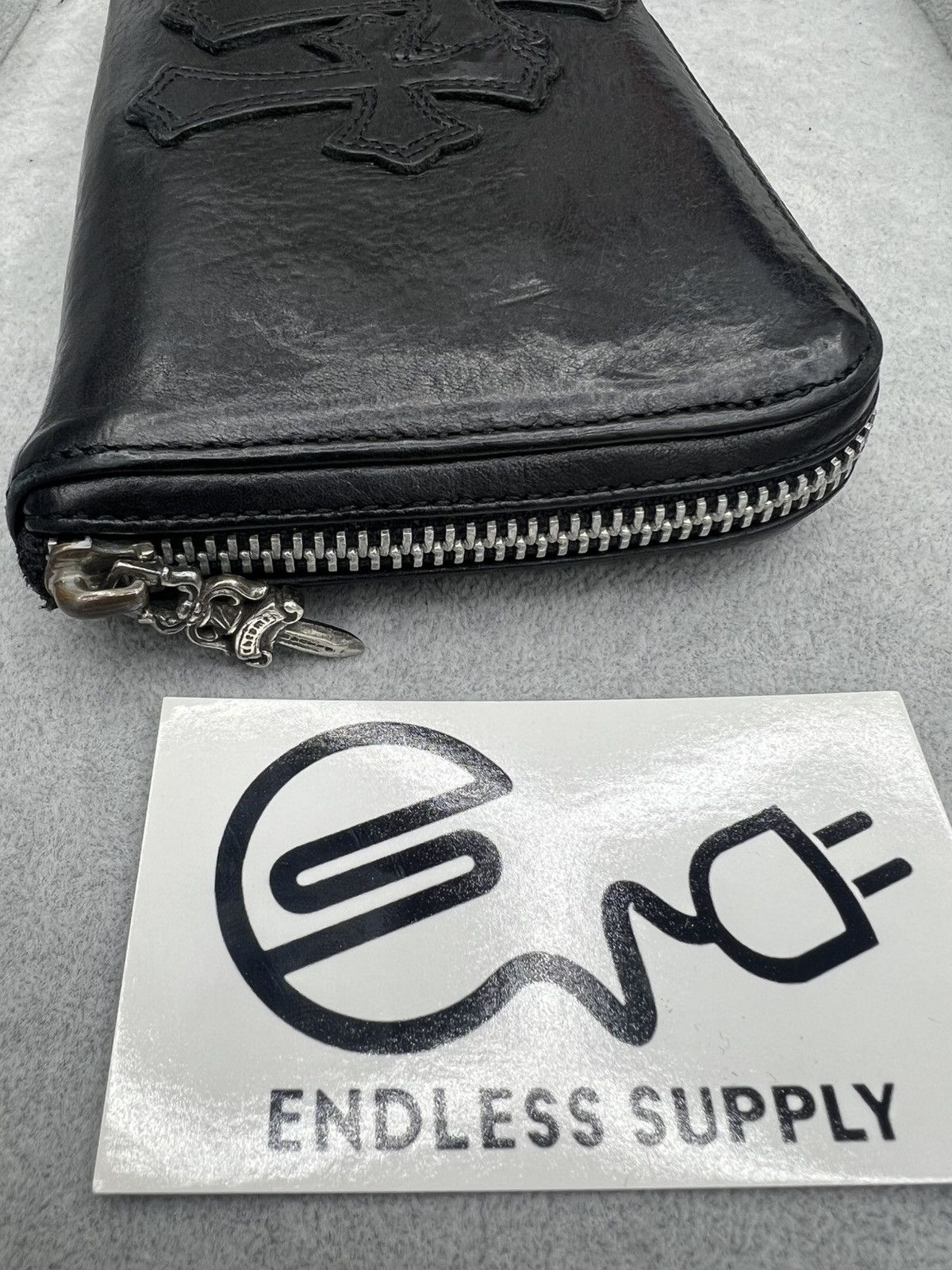 Chrome Hearts CHROME HEARTS LEATHER TRIPLE CEMETERY CROSS PATCH ZIP CLUTCH Size ONE SIZE - 3 Thumbnail