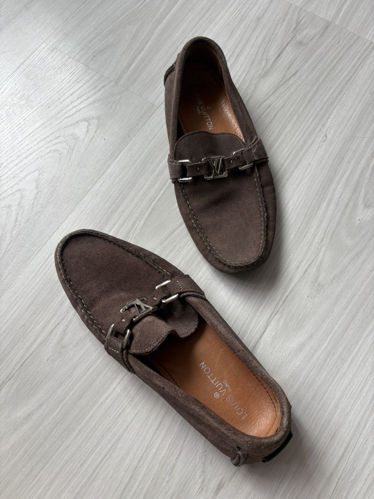 Louis Vuitton Limited edition Louis Vuitton suede loafers Size US 9 / EU 42 - 16 Thumbnail