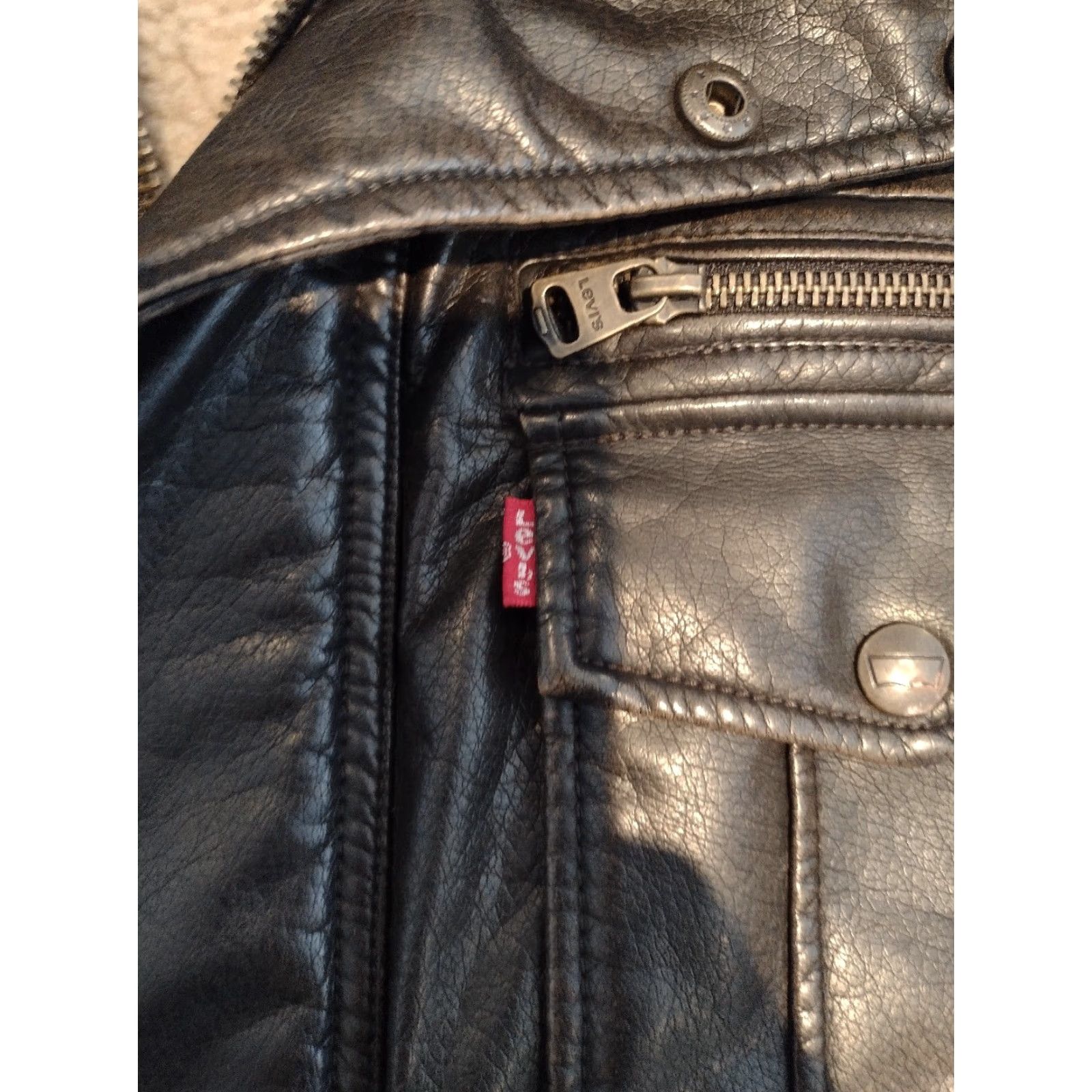 Vintage VINTAGE Levi Strauss & Co. Motorcycle Jacket Mens XL Brown Polyurethane Faux Leather 90s 2000s zippers pockets Size US XL / EU 56 / 4 - 7 Thumbnail