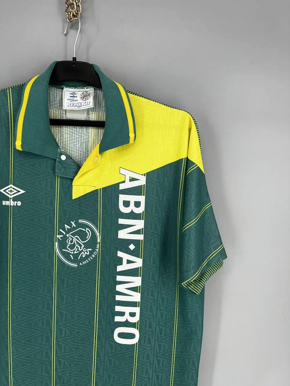 Umbro Original Ajax 1991/92/1993 Umbro Away Football Shirt Jersey Size US L / EU 52-54 / 3 - 5 Thumbnail