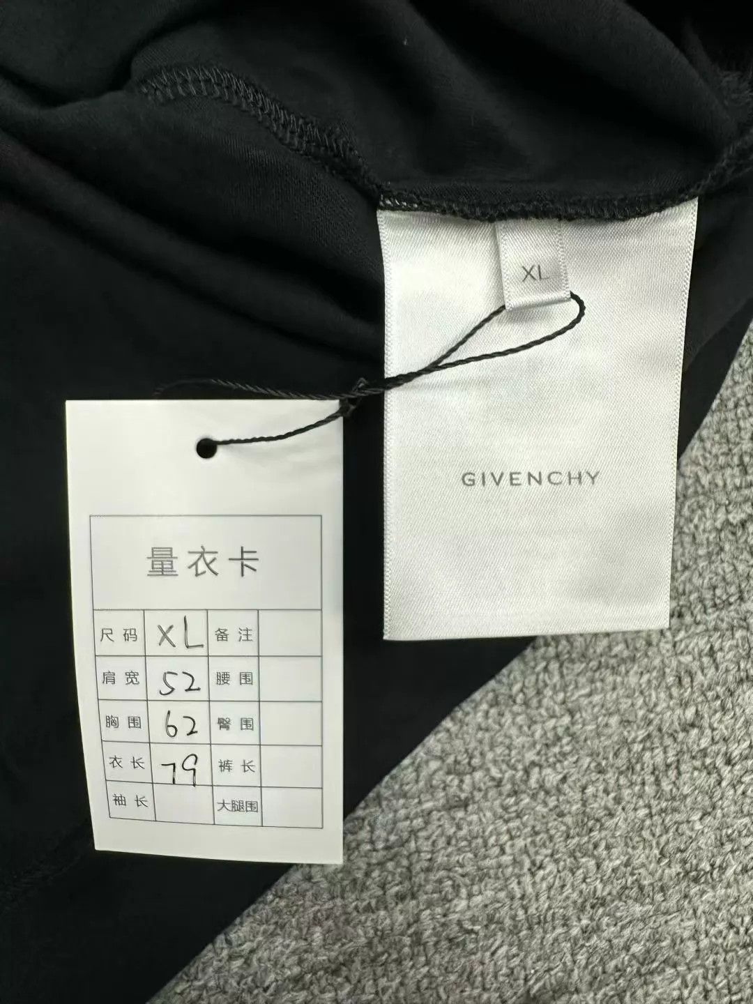 Givenchy Givenchy new embroidered short-sleeve XL Size US L / EU 52-54 / 3 - 2 Thumbnail