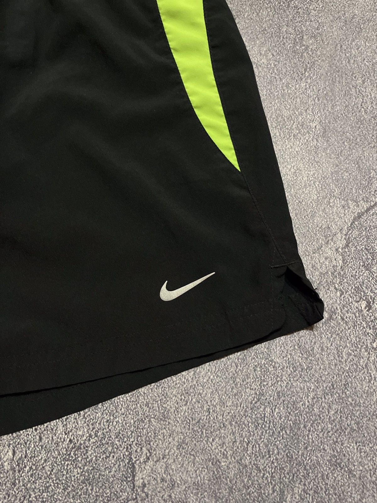 Nike × Vintage Vintage Nike shorts streetwear swoosh casual y2k size L Size US 34 / EU 50 - 4 Thumbnail