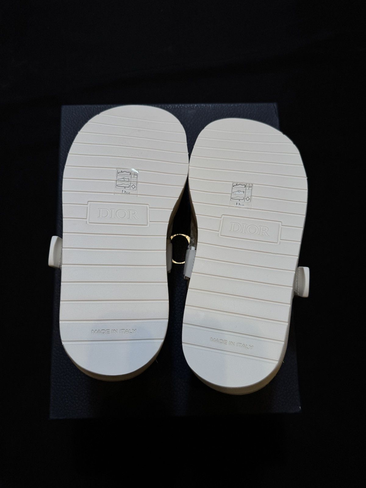 Dior Dior Alpha Slides White/Cream Size 40, (US7) Size US 7 / EU 40 - 7 Thumbnail