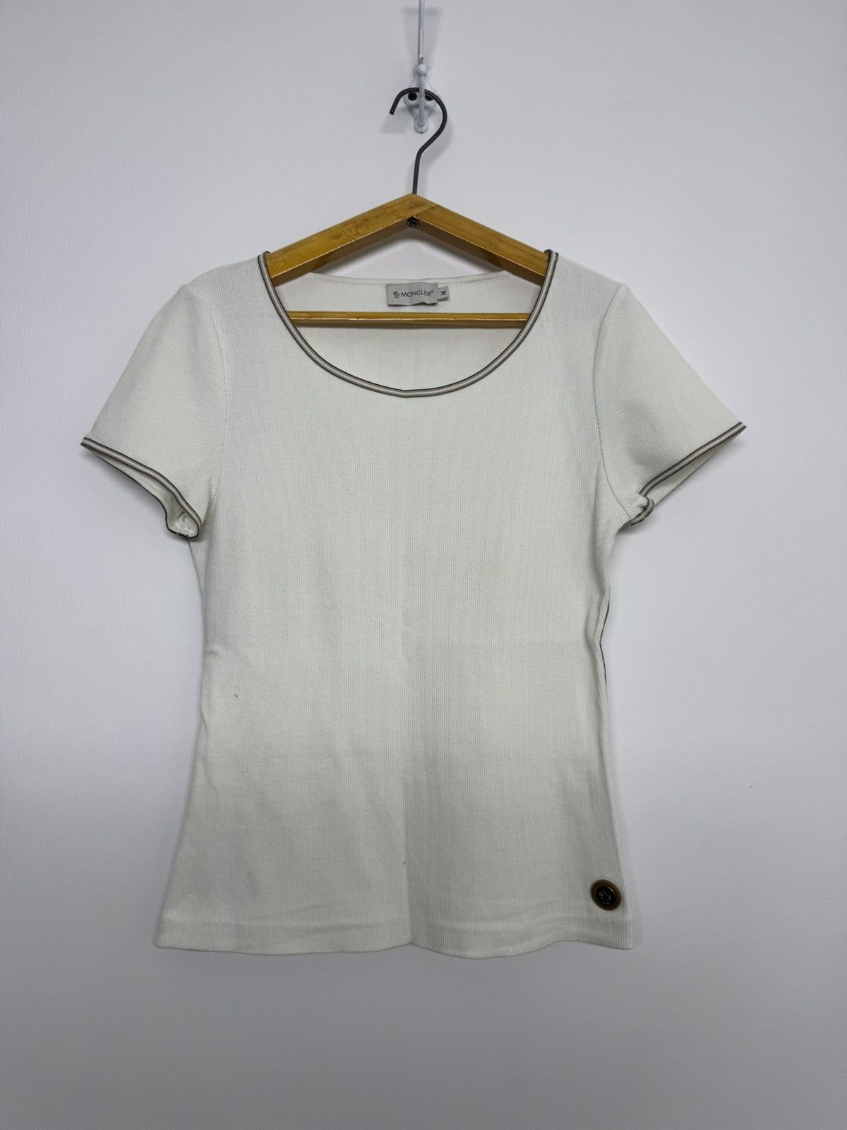 Moncler Vintage Moncler Luxury T-Shirt Size M / US 6-8 / IT 42-44 - 2 Thumbnail