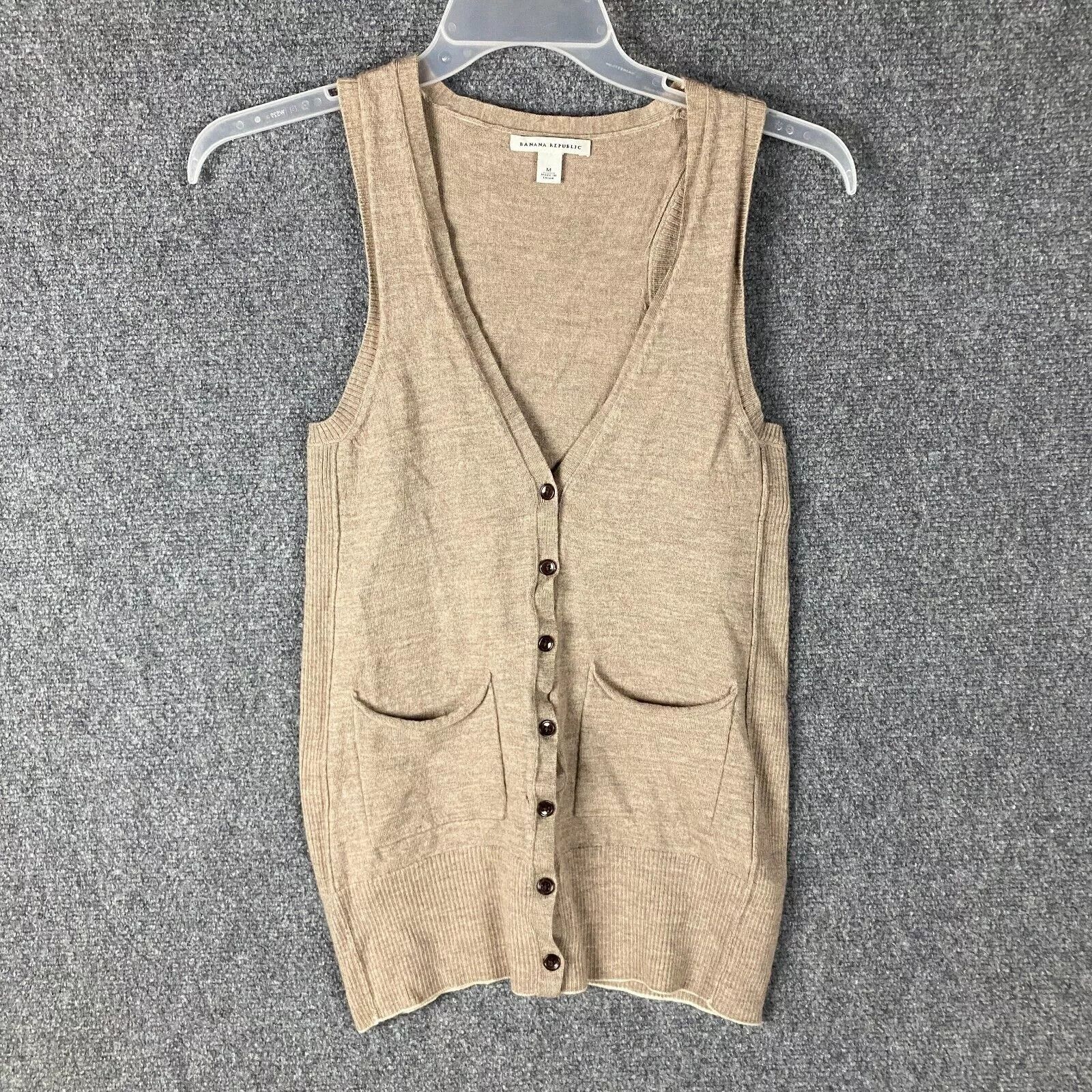Banana Republic Banana Republic Sweater Vest Women's 100% Merino Wool M Size M / US 6-8 / IT 42-44 - 1 Thumbnail