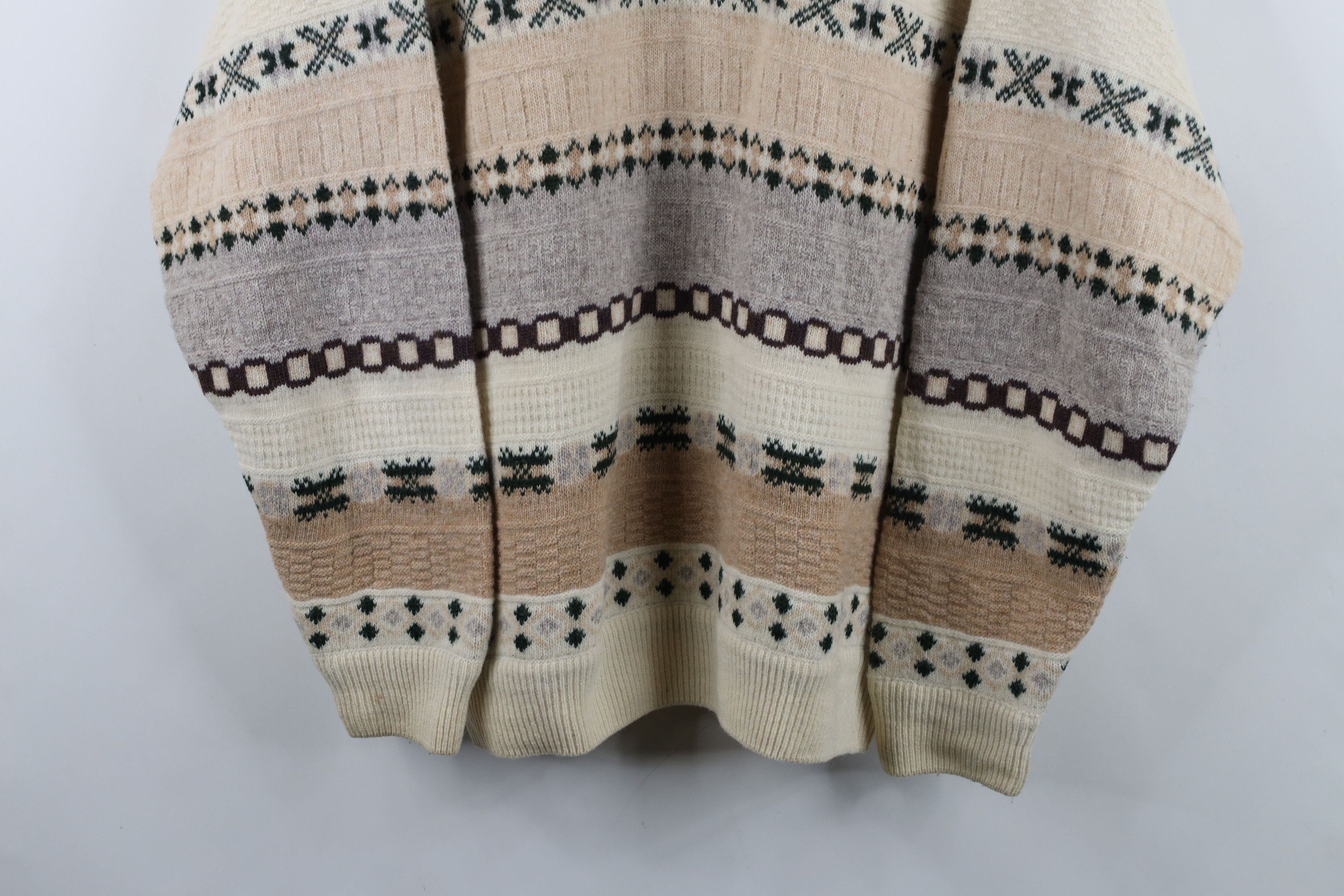 Vintage Vintage 90s Streetwear Knit Fair Isle V-Neck Sweater USA Size US XL / EU 56 / 4 - 3 Thumbnail