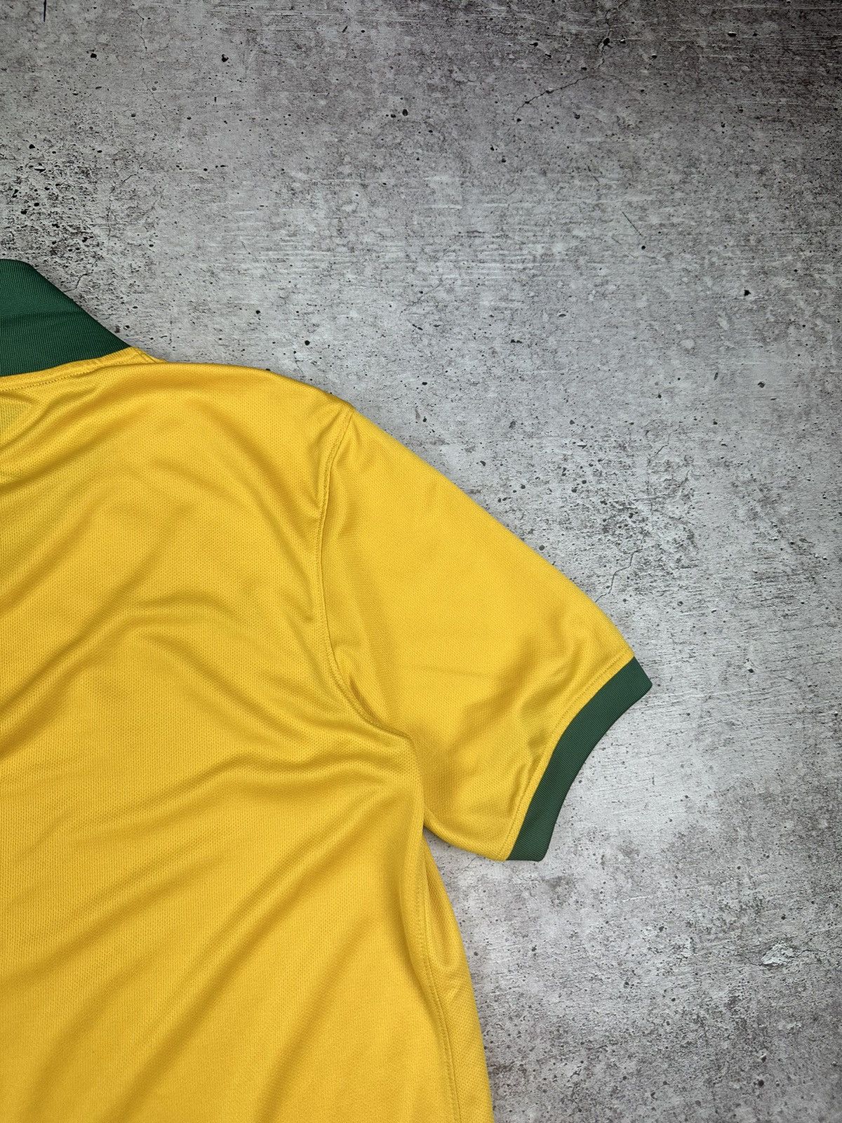Nike 2014 Nike Australia World Cup Home Soccer Jersey/Shirt Size US M / EU 48-50 / 2 - 14 Thumbnail