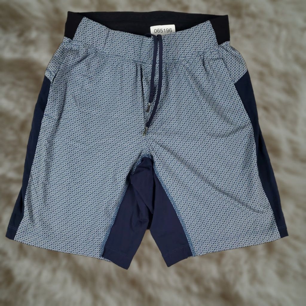 Lululemon Lululemon Shorts Mens M Blue Geometric Lace Tie Stretch Activewear Casual 90s? Size US 31 - 1 Thumbnail