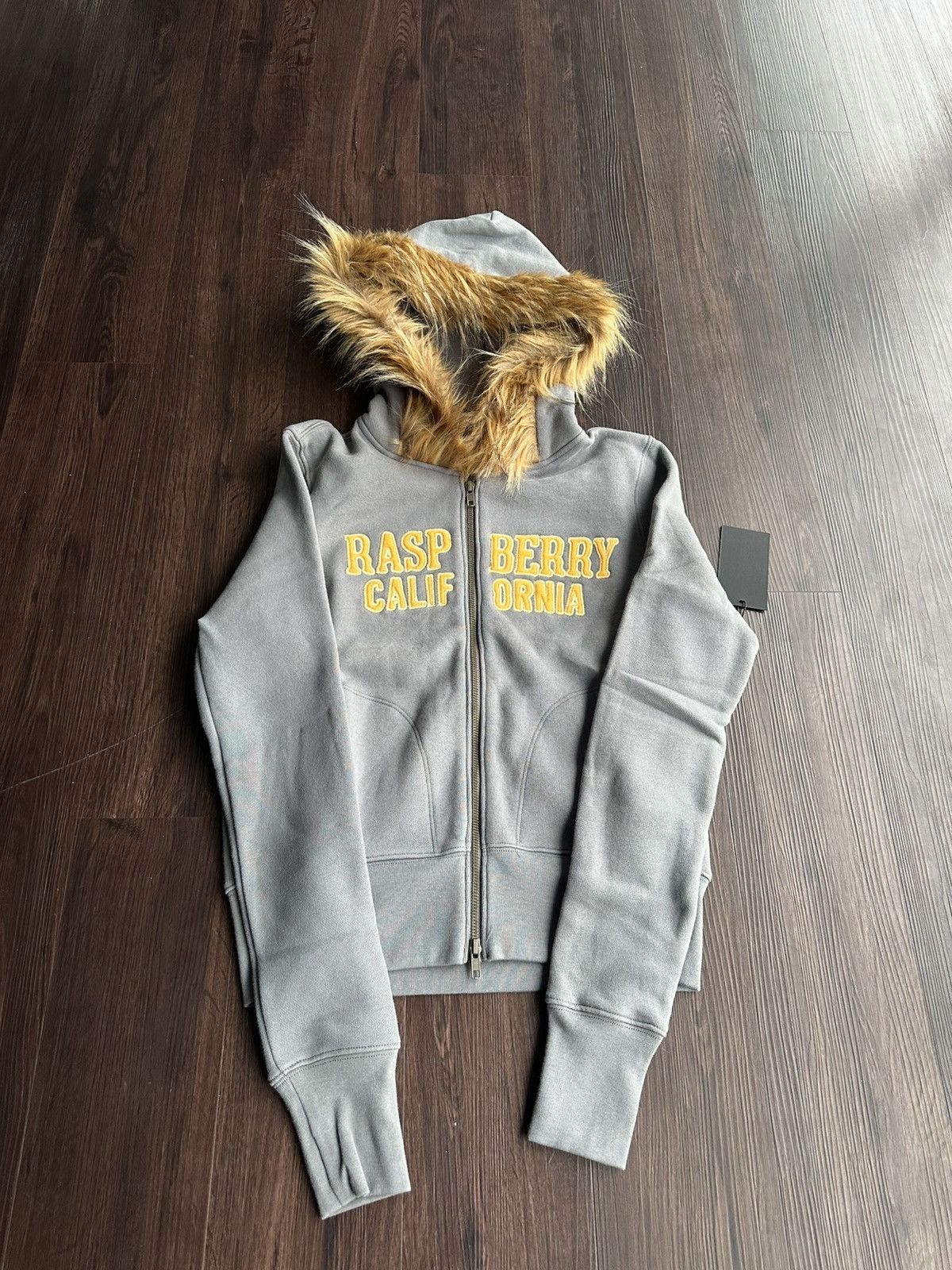 The GV Gallery GV Gallery Rapsberry Hills Paris Hilton Fur Zipup Jacket Size L / US 10 / IT 46 - 1 Thumbnail