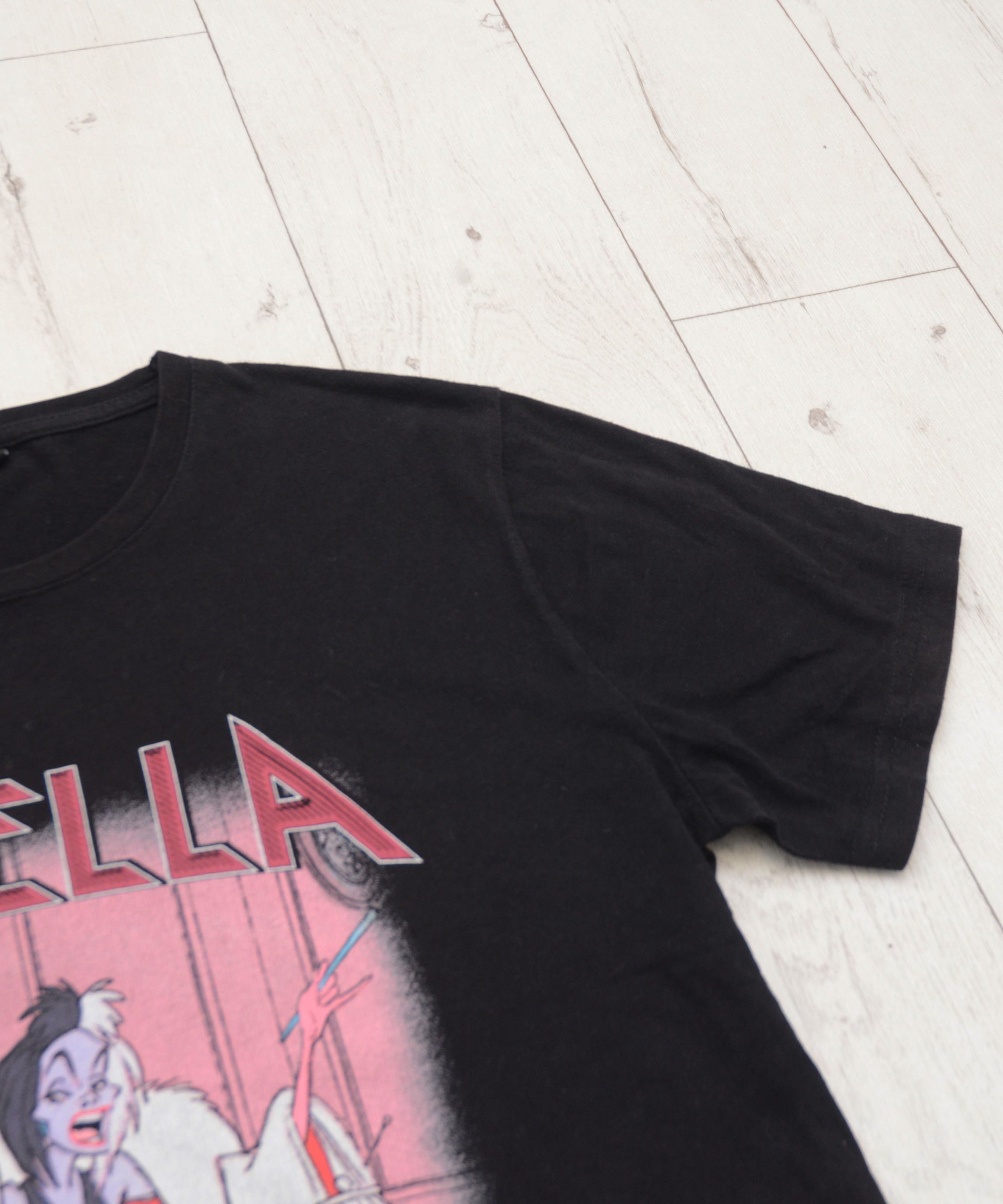Disney × Vintage Vintage Cruella De Vil Disney Villains All Over Print sz M Size US M / EU 48-50 / 2 - 6 Thumbnail