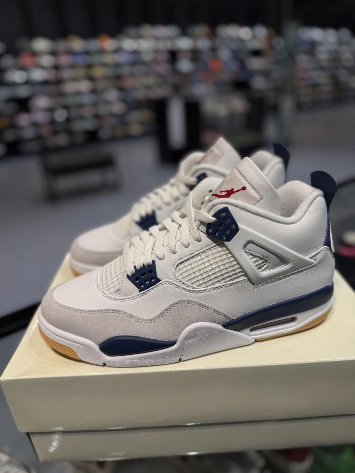 Jordan Brand Size 10.5 Mens - Nike SB x Air Jordan 4 Retro SP Navy Size US 10.5 / EU 43-44 - 3 Thumbnail