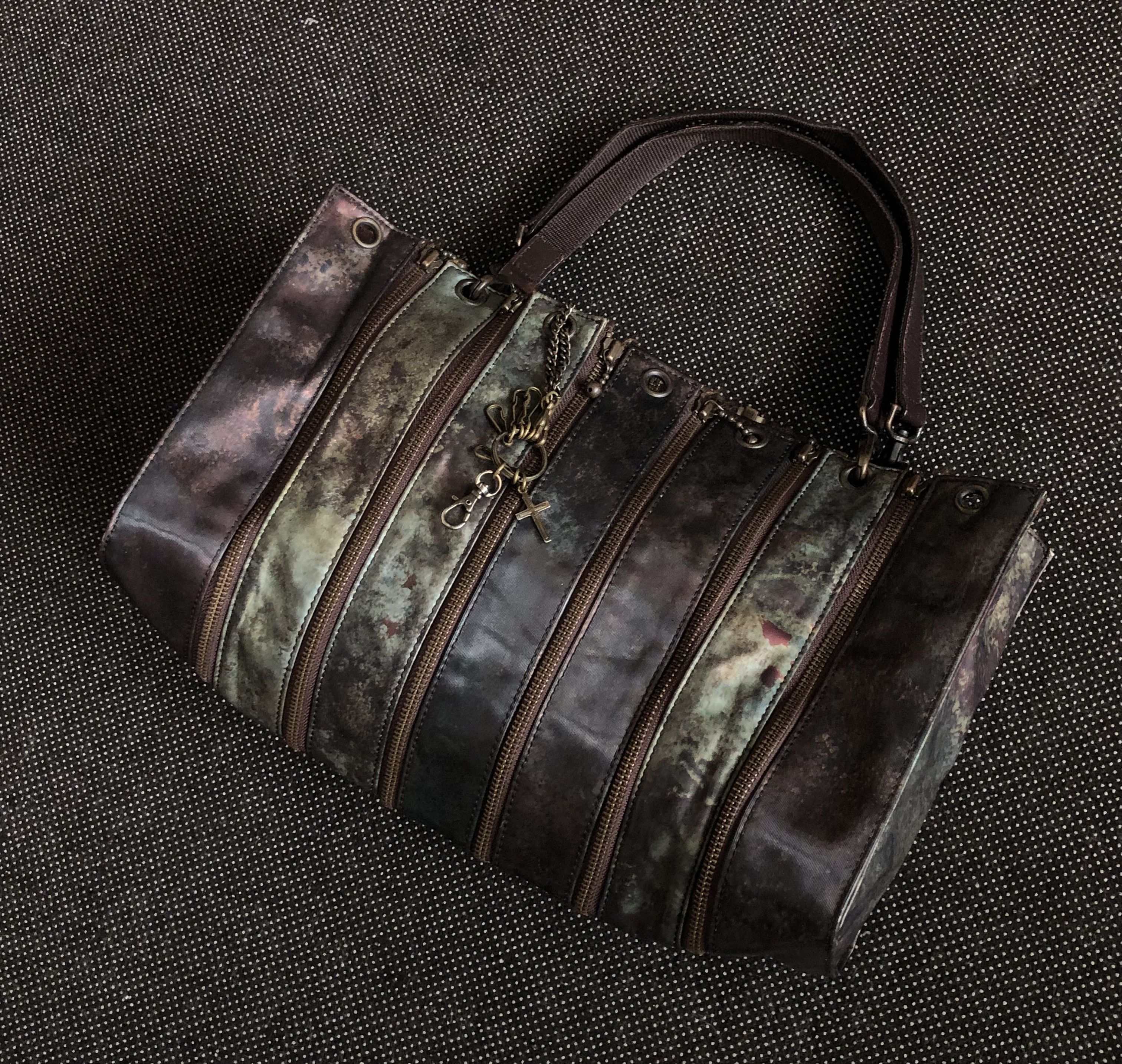 Jean Paul Gaultier GRAIL🔥FW1995 “CYBER” HOLOGRAPHIC MULTI ZIP BONDAGE BAG Size ONE SIZE - 6 Thumbnail