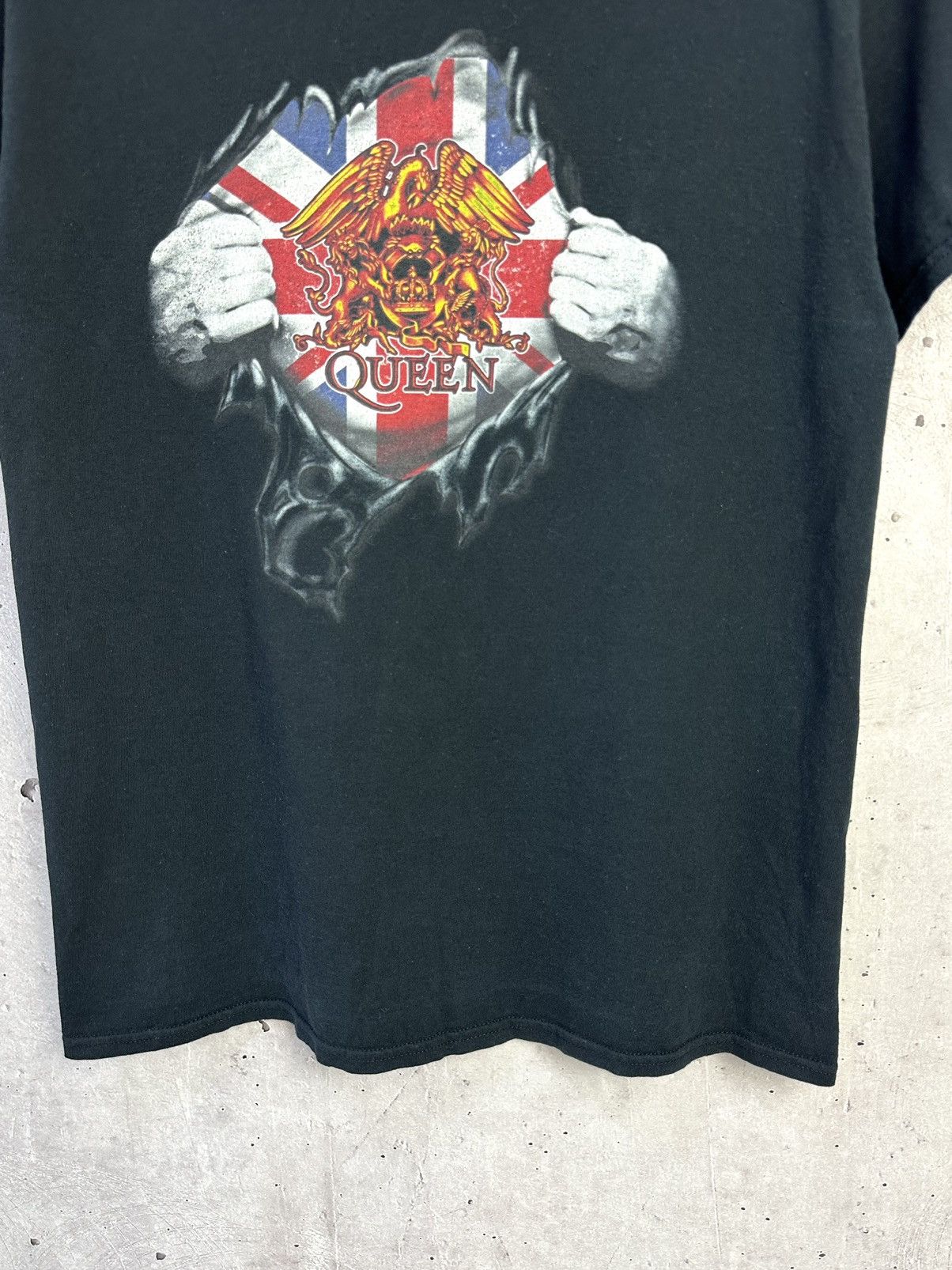 Band Tees Vintage Queen Printed Black T-shirt Size US M / EU 48-50 / 2 - 4 Thumbnail