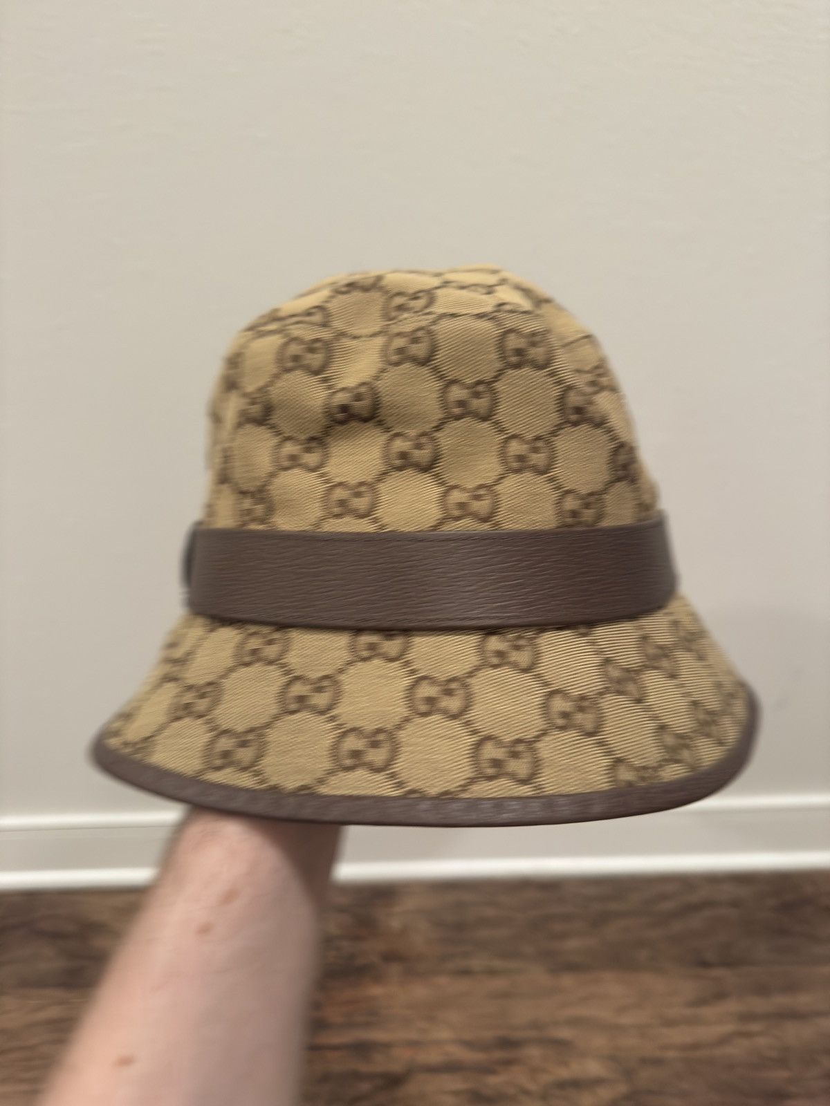 Gucci Gucci Bucket Hat (OS) (WORN ONCE) Size ONE SIZE - 4 Thumbnail