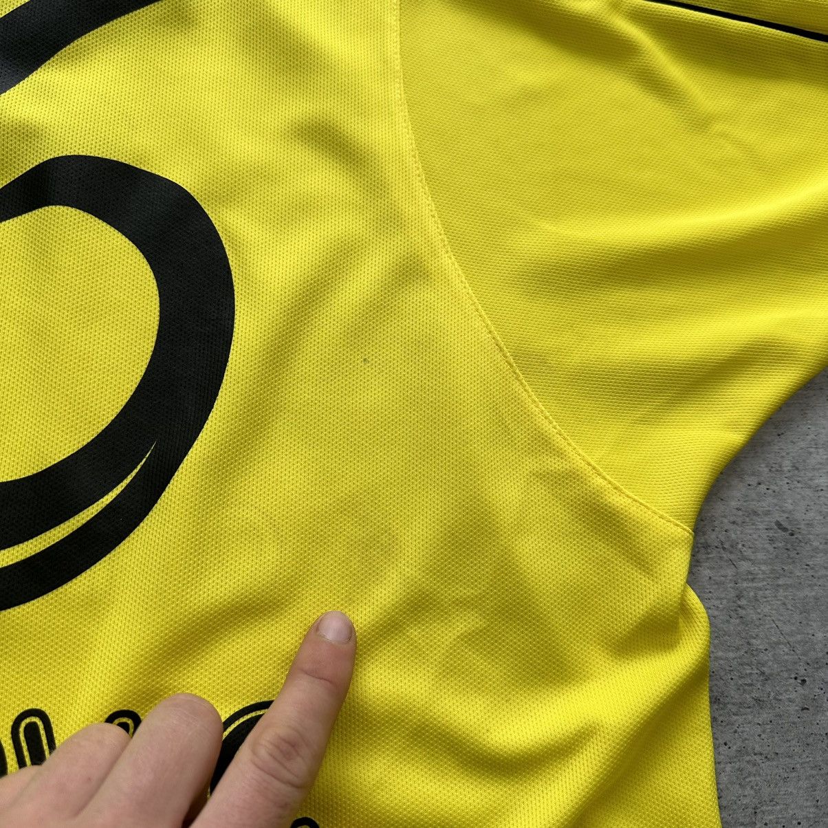 Vintage Gems BSC Young Boys 2004-2005 Home #16 Melunovic Signature Size US L / EU 52-54 / 3 - 20 Thumbnail