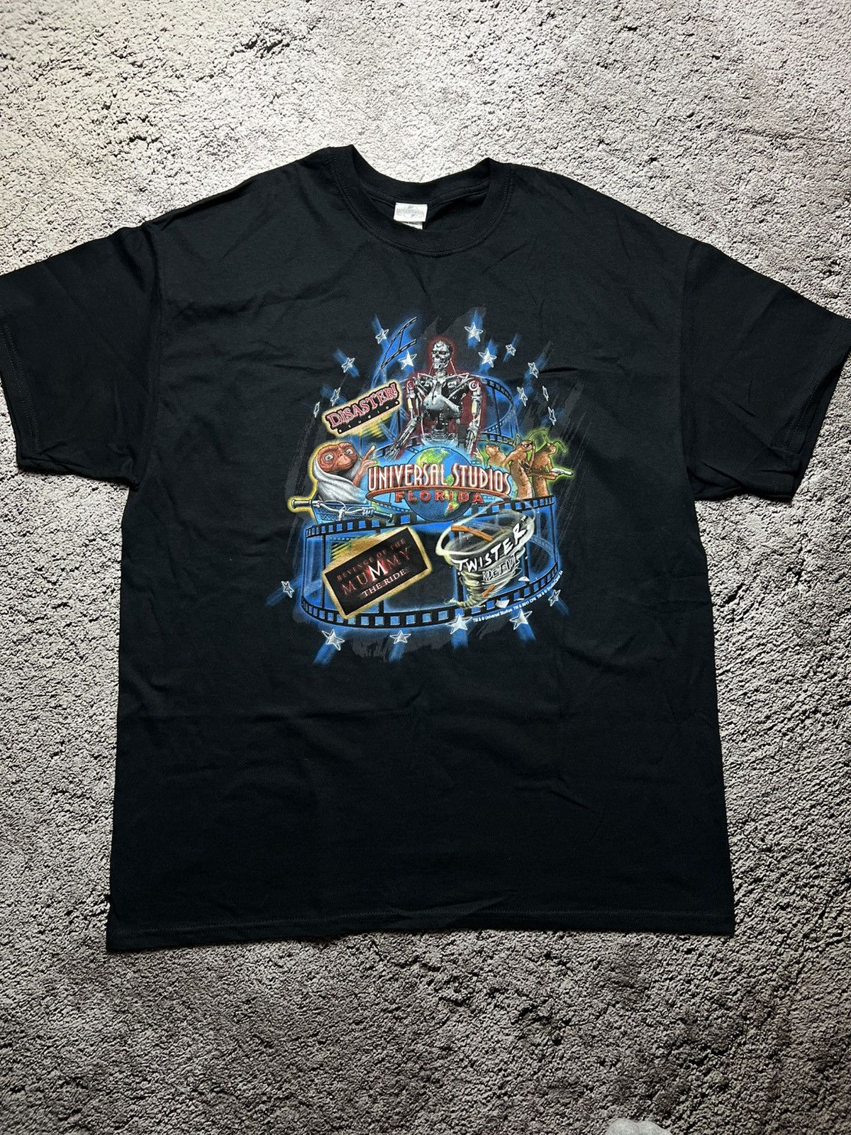 Universal Studios Universal studios Orlando E.T. Terminator mummy 2011 t shirt Size US XL / EU 56 / 4 - 1 Thumbnail