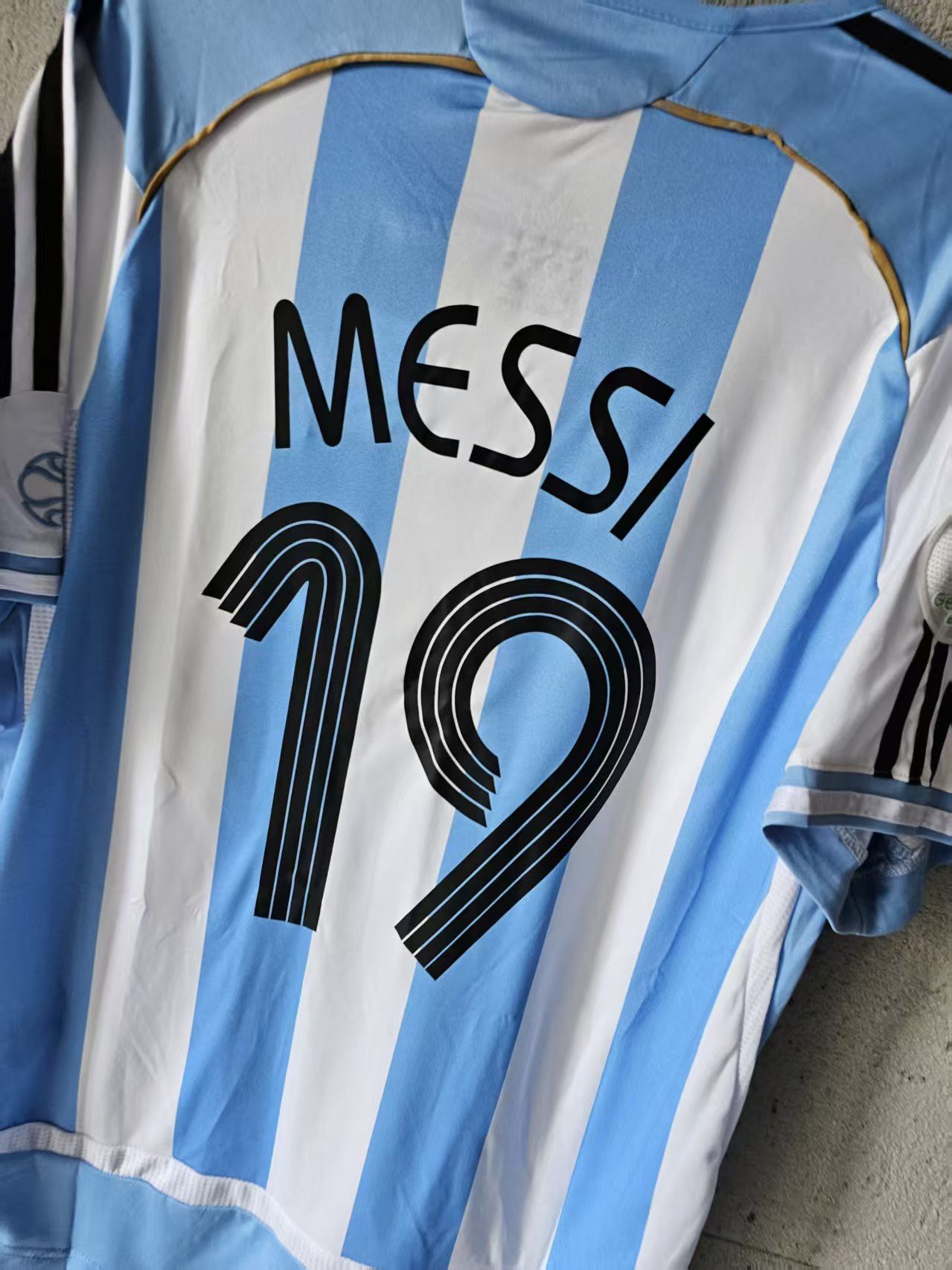 Other 2006 Argentina 19 Messi Jersey Home Size US XL / EU 56 / 4 - 4 Thumbnail