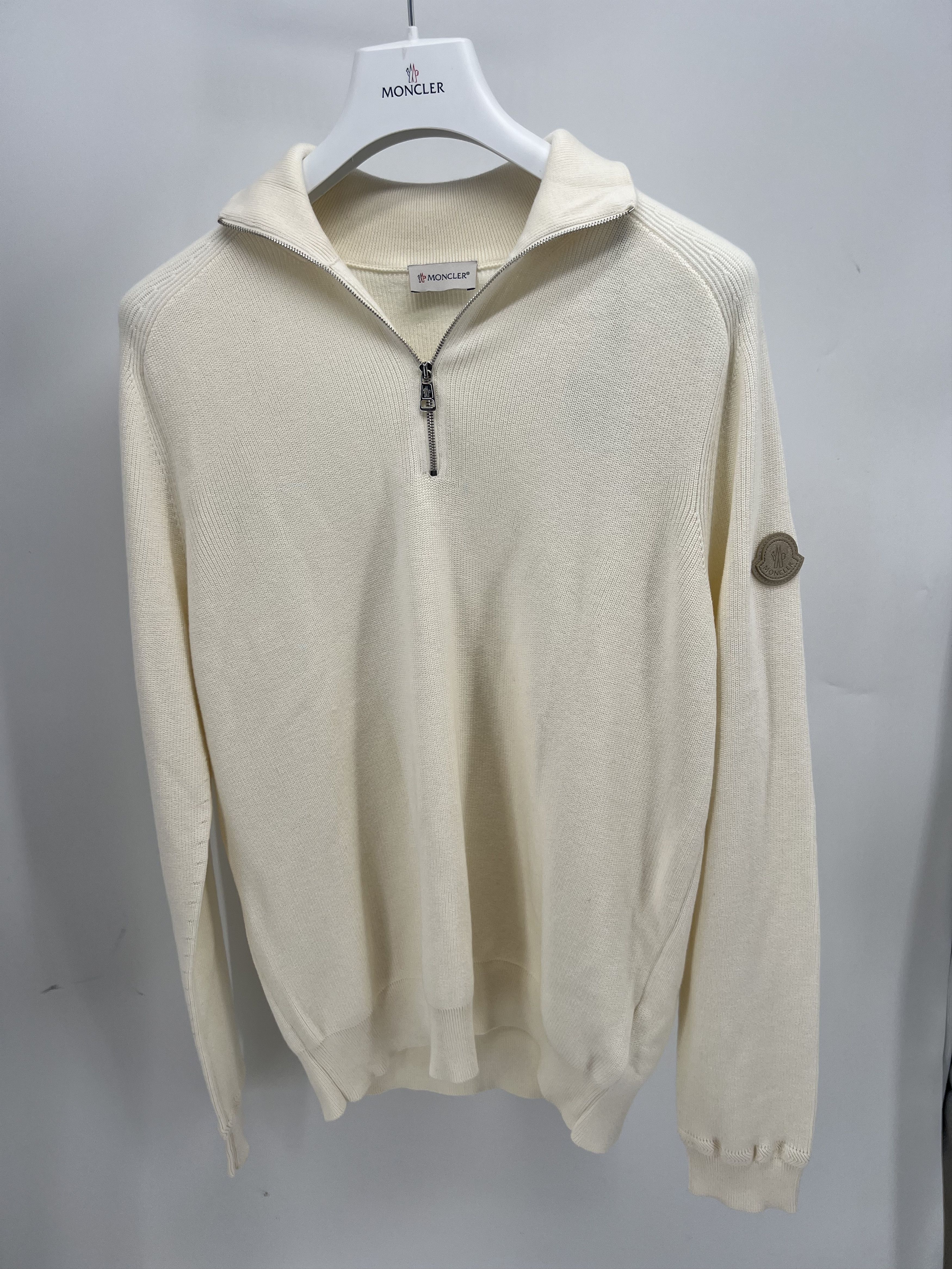 Moncler Moncler Cahmere TurtleNeck Sweater Size L Size US L / EU 52-54 / 3 - 1 Thumbnail