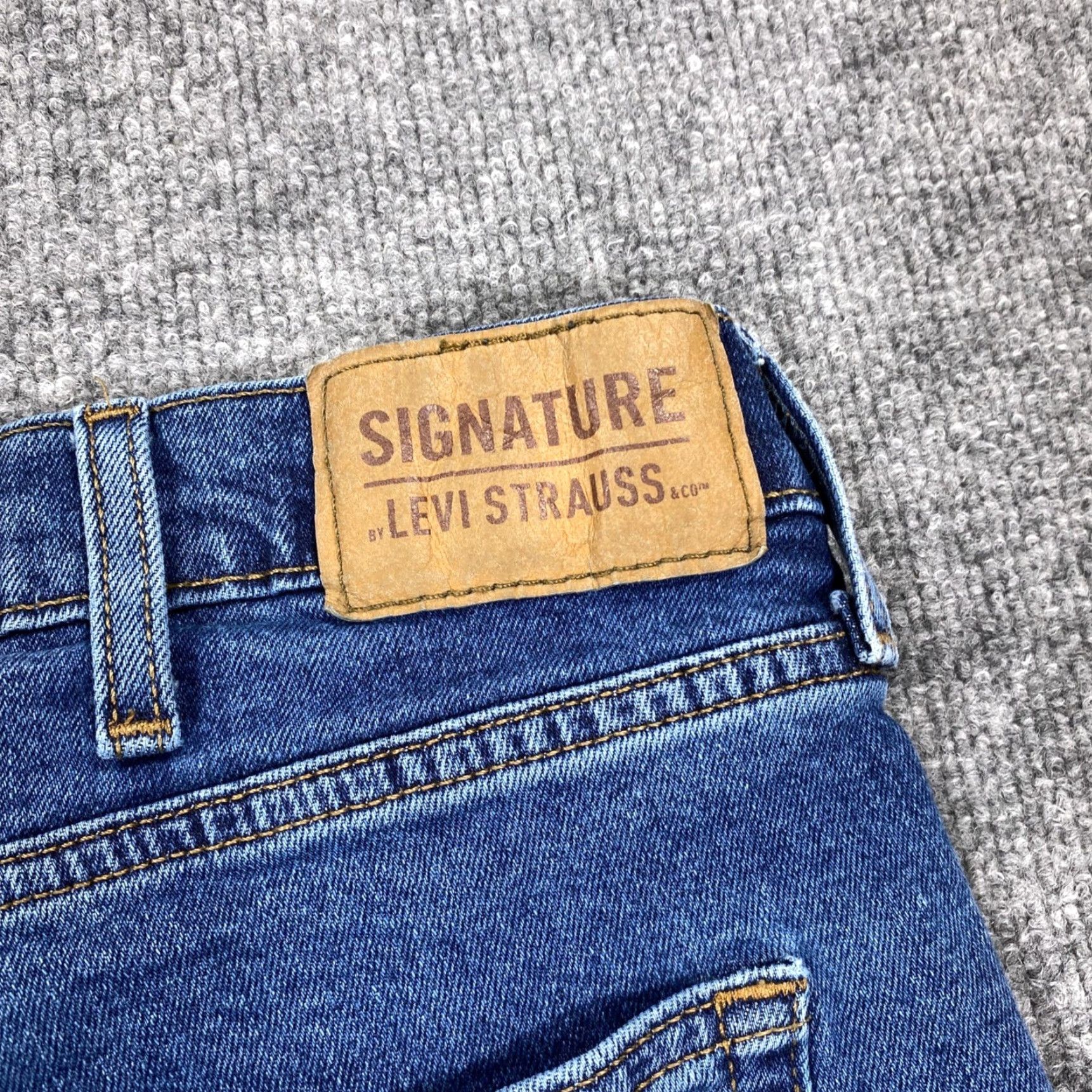 Vintage Signature by Levi Strauss Athletic Jeans Men 42x30 Blue Stretch Denim Jeans Straight Mid 5-Pocket Blue Mens Size US 42 / EU 58 - 5 Thumbnail