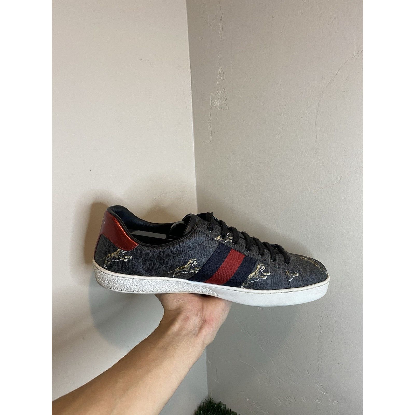 Gucci Gucci Ace “GG Supreme Tigers” | Size 9 Gucci Size US 10 / EU 43 - 13 Thumbnail