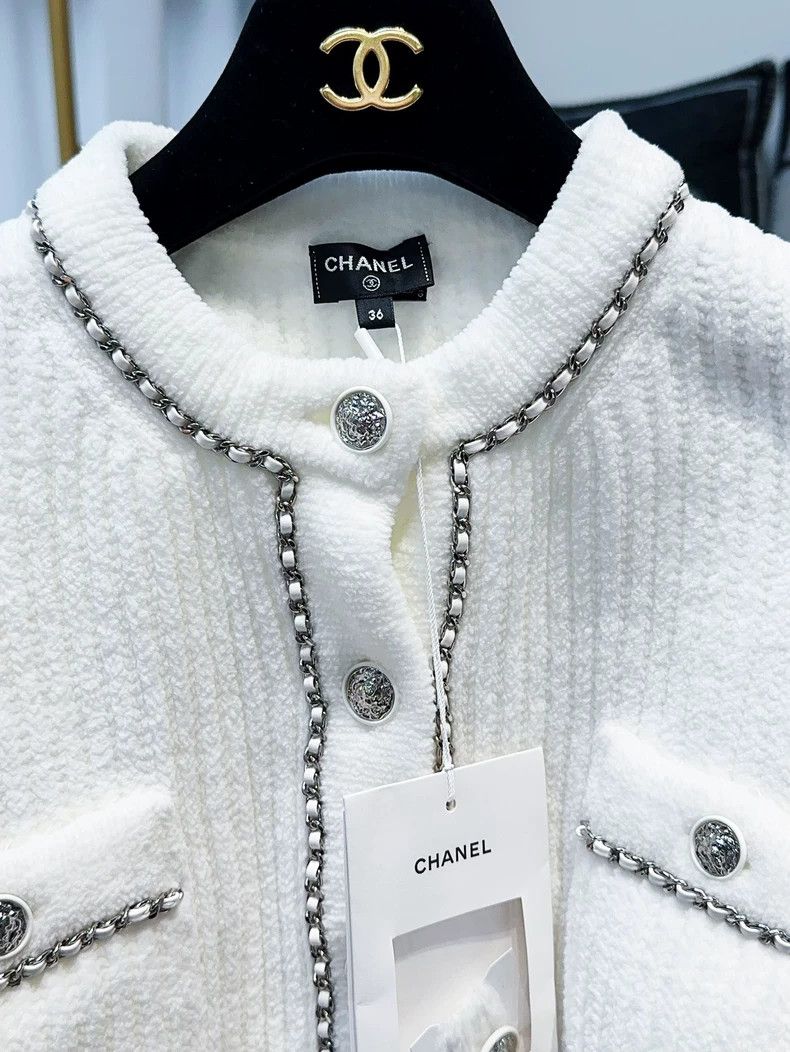 Chanel Chanel 22B white four-pocket pit strip leather wear chain Size XS / US 0-2 / IT 36-38 - 4 Thumbnail