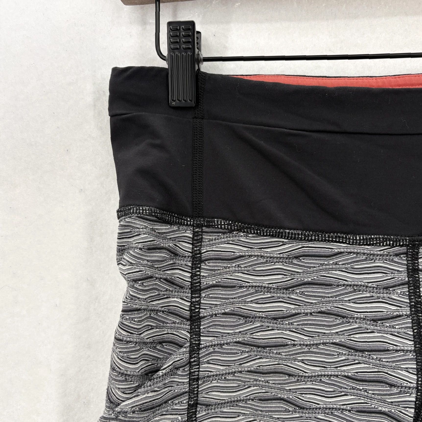 Lululemon Lululemon Pants Womens 6 Gray Wave Crop Leggings Pockets Athletic Yoga Gym Size 28" / US 6 / IT 42 - 3 Thumbnail