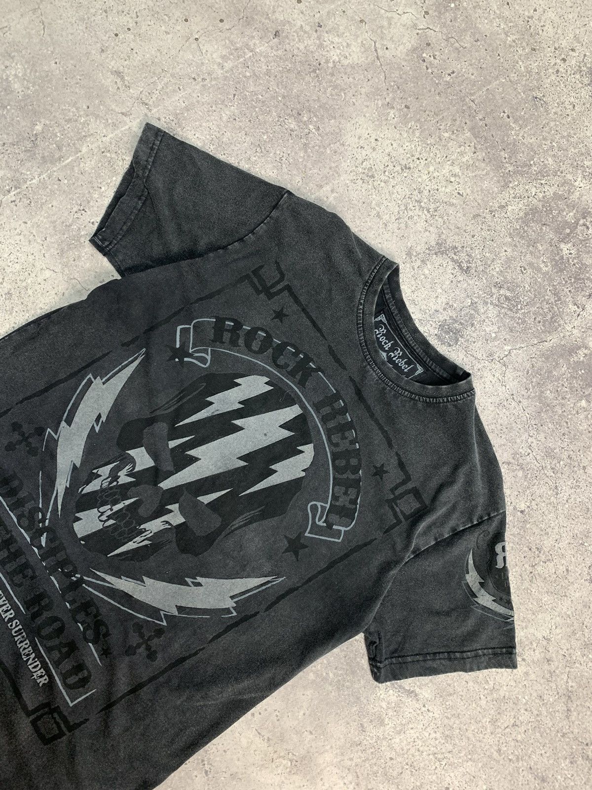 Affliction × Band Tees × Tapout Y2k affliction style rock rebel aop band tee Size US M / EU 48-50 / 2 - 9 Thumbnail