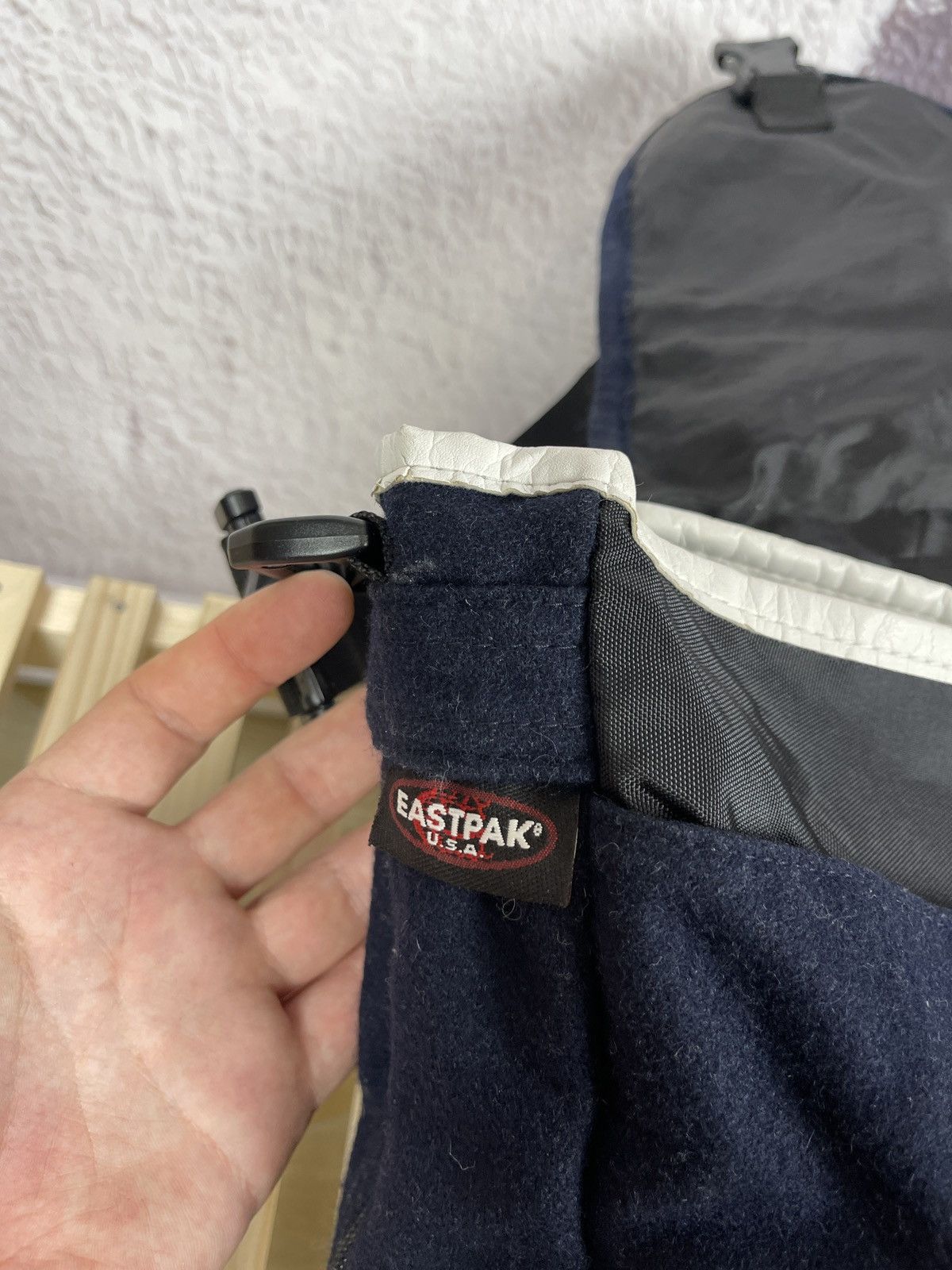 Eastpak Eastpak Delegate vintage logo blue navy crossbody bag Size ONE SIZE - 12 Thumbnail