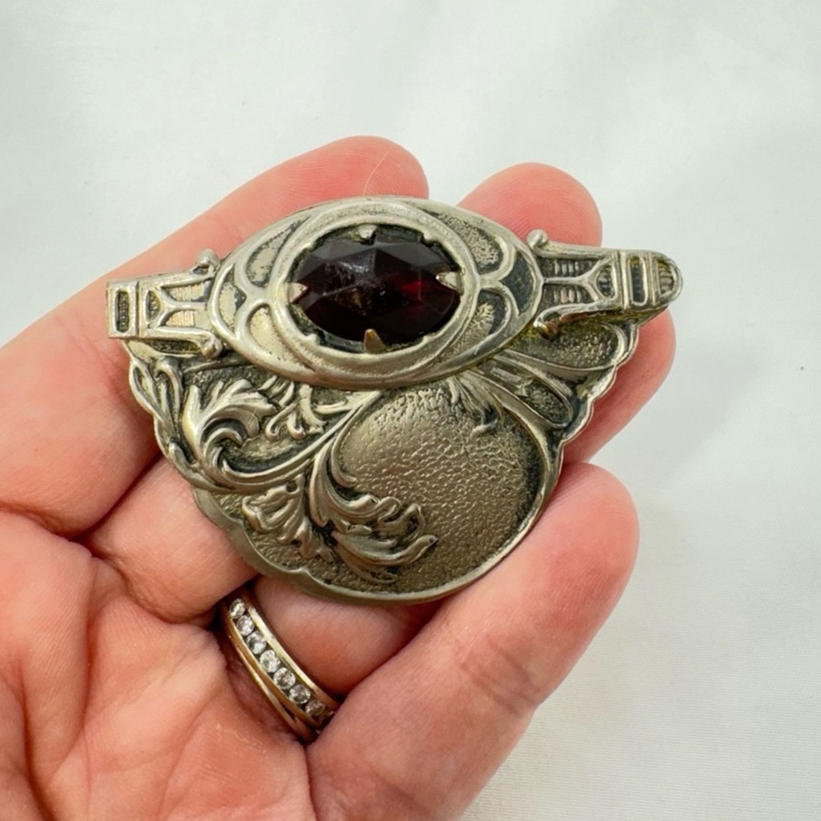 NBDN Nobrandedon VTG Art Nouveau repousse buckle/clip with glass stone Size ONE SIZE - 1 Thumbnail