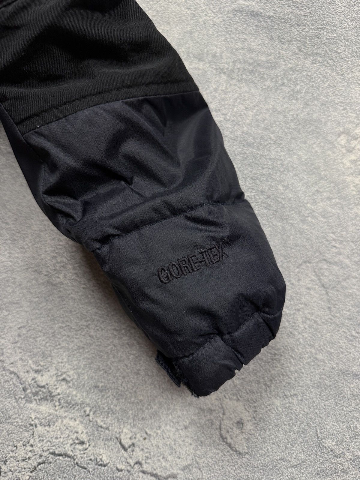 The North Face TNF The North Face 700 Nuptse Gore-Tex Size US M / EU 48-50 / 2 - 13 Thumbnail